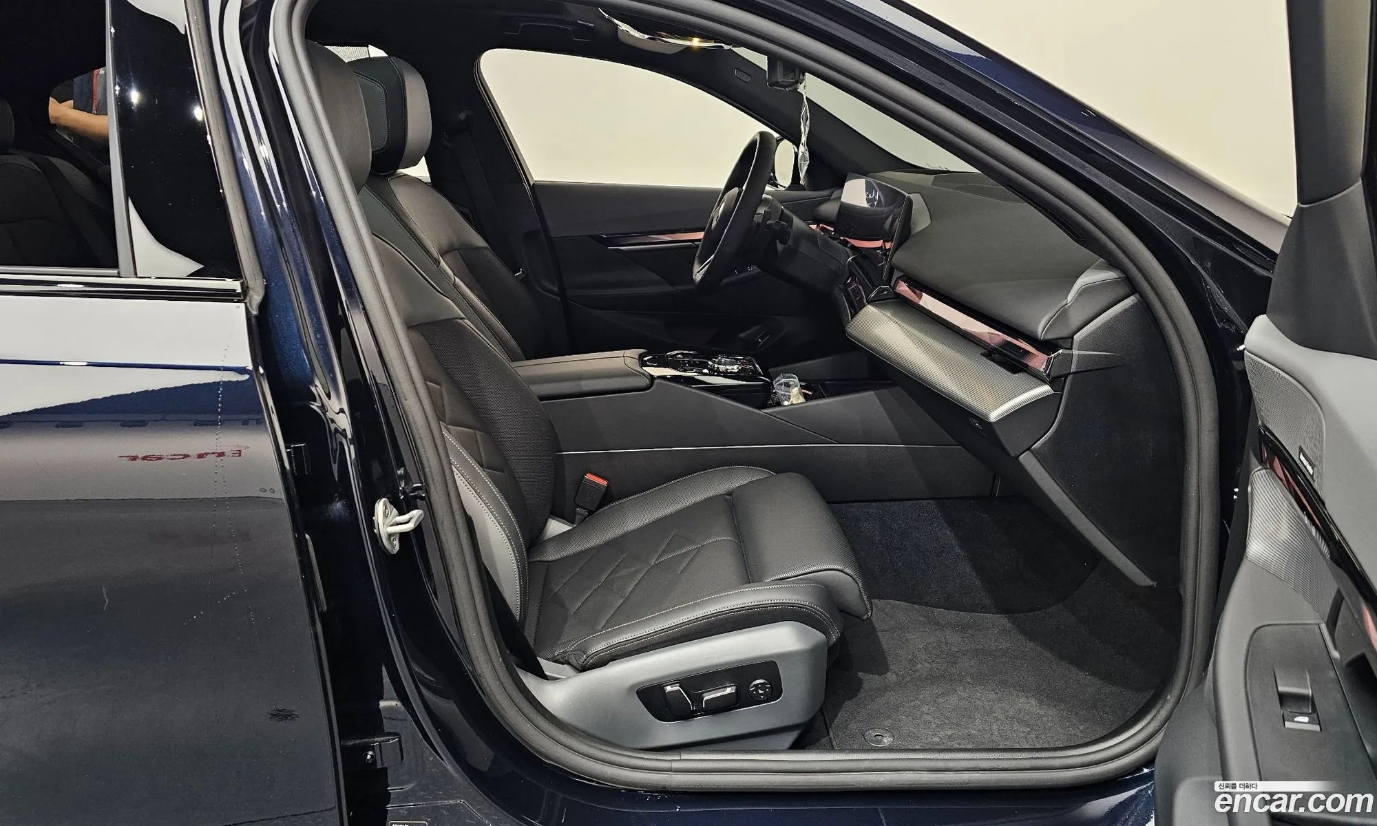 BMW 5 Series 2025 — 6
