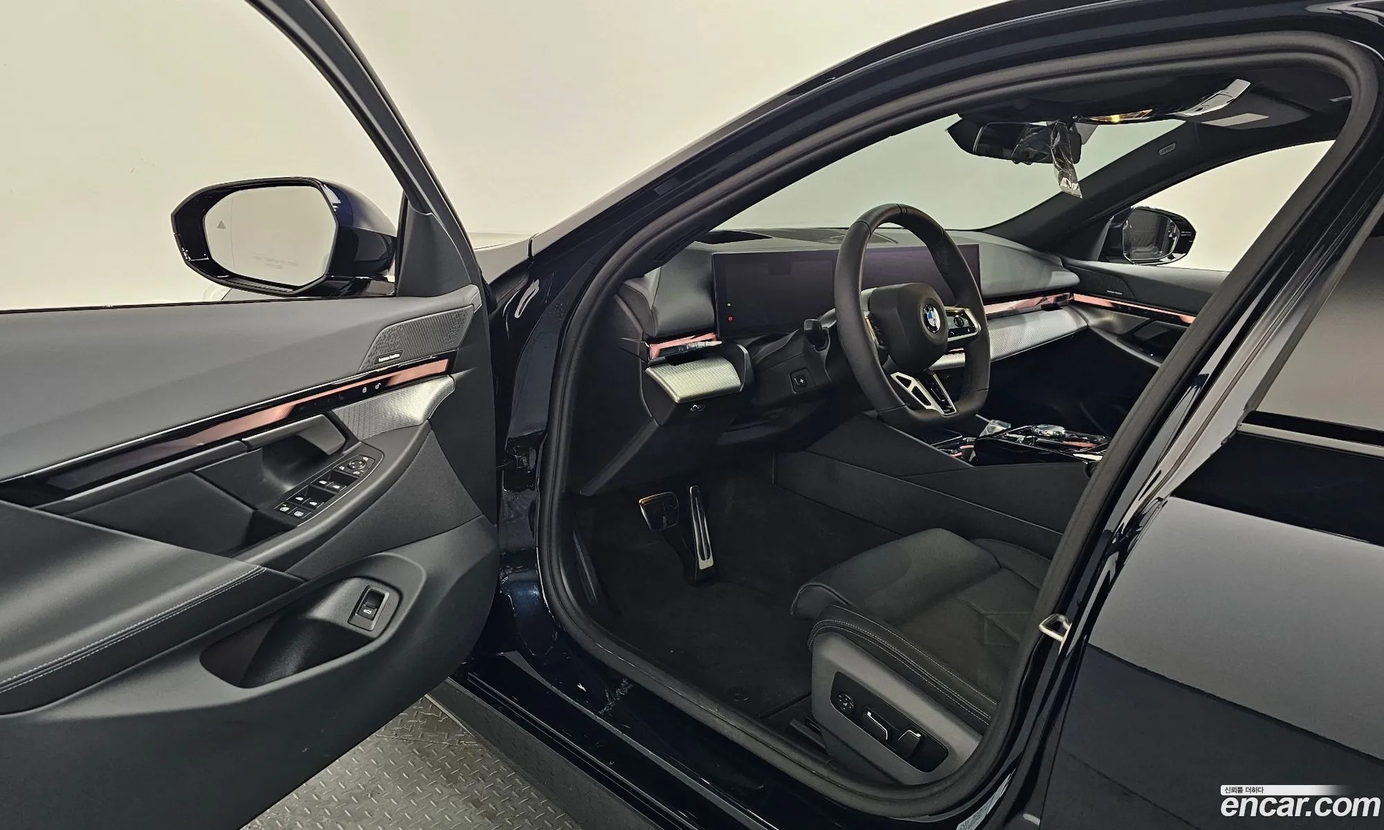 BMW 5 Series 2025 — 27