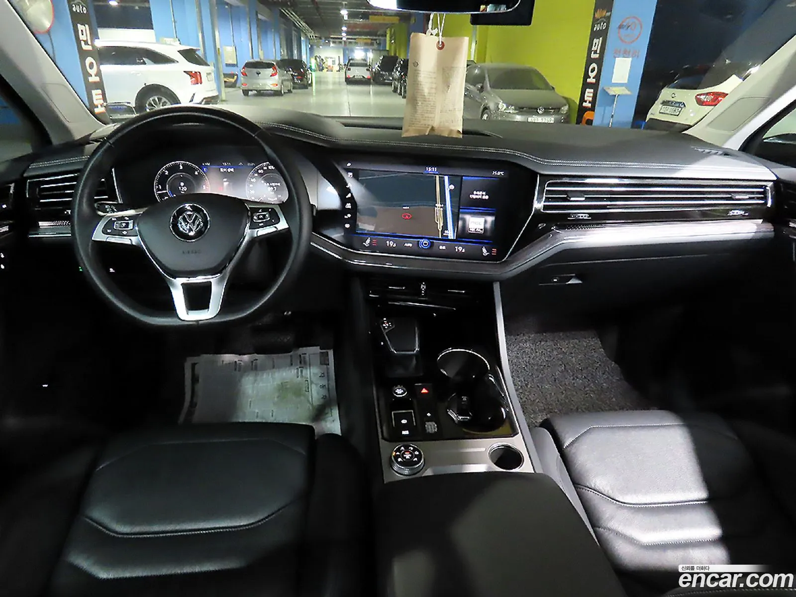 Volkswagen Touareg 2020 — 19