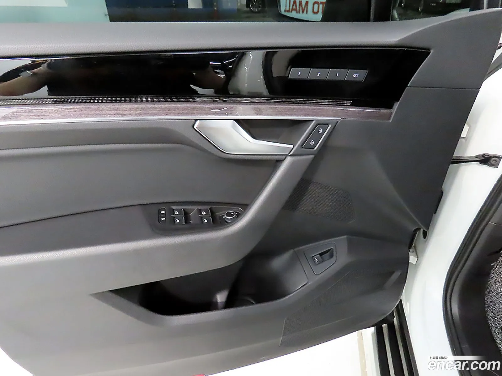 Volkswagen Touareg 2020 — 16