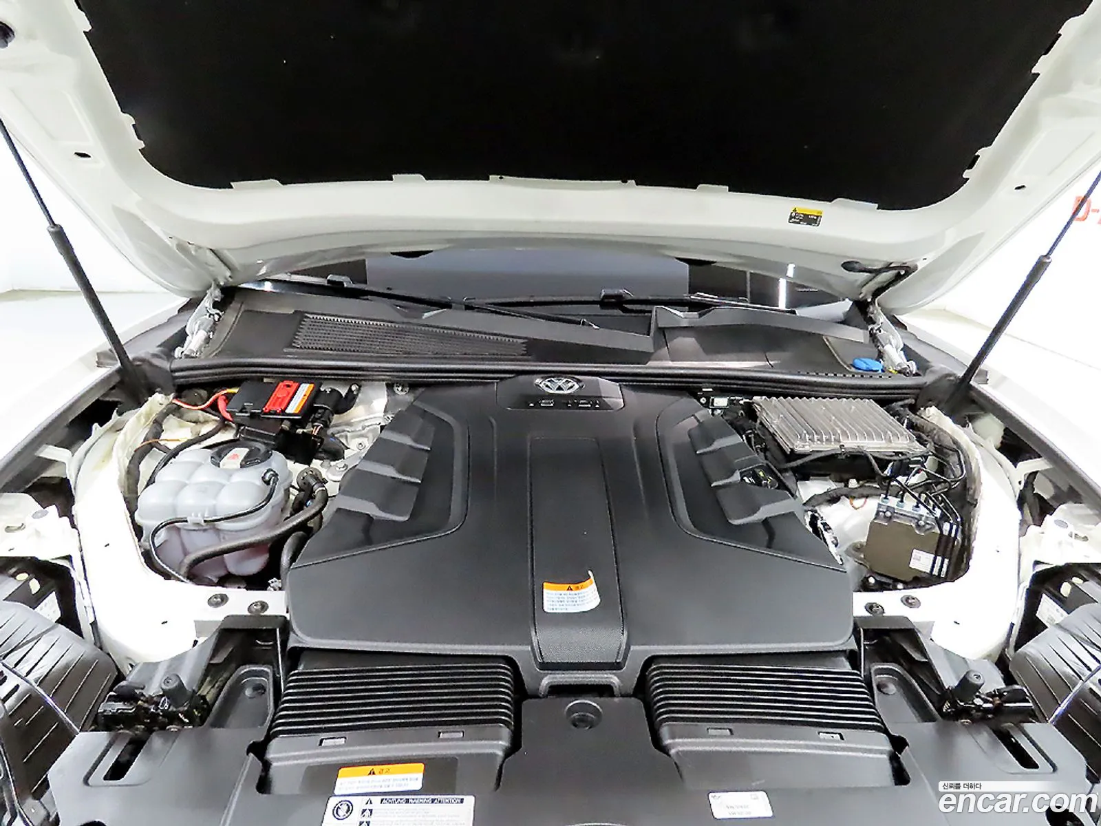 Volkswagen Touareg 2020 — 11