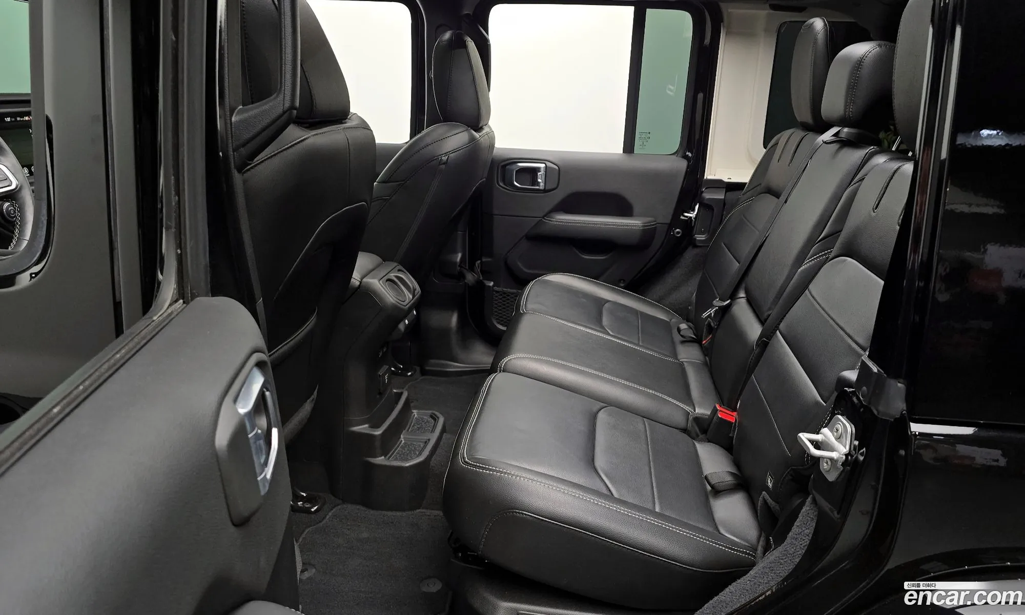 Jeep Wrangler 2021 1C4JJXP67MW826366 — 4