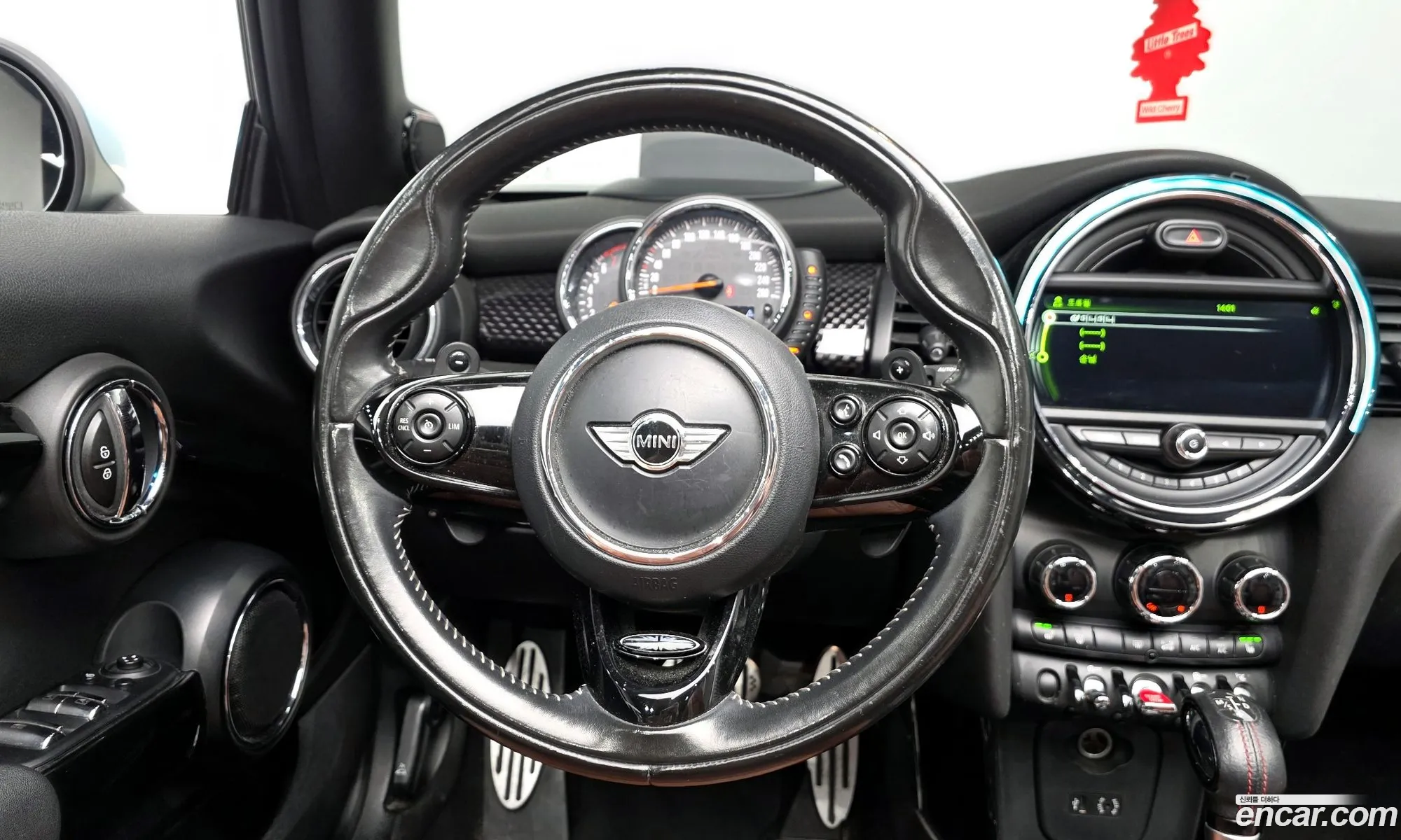 Mini Cooper S Convertible 2016 WMWWG9103G3A89032 — 15