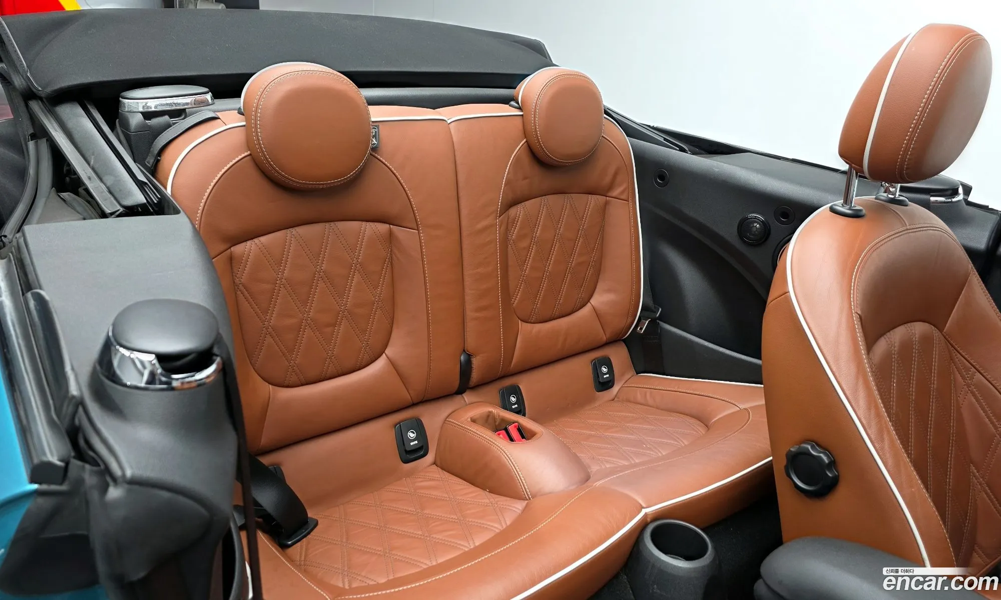 Mini Cooper S Convertible 2016 WMWWG9103G3A89032 — 2