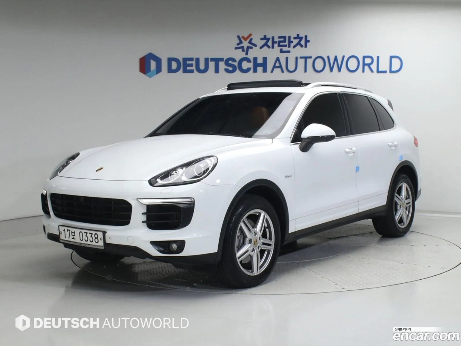 Porsche Cayenne 2016 — 17