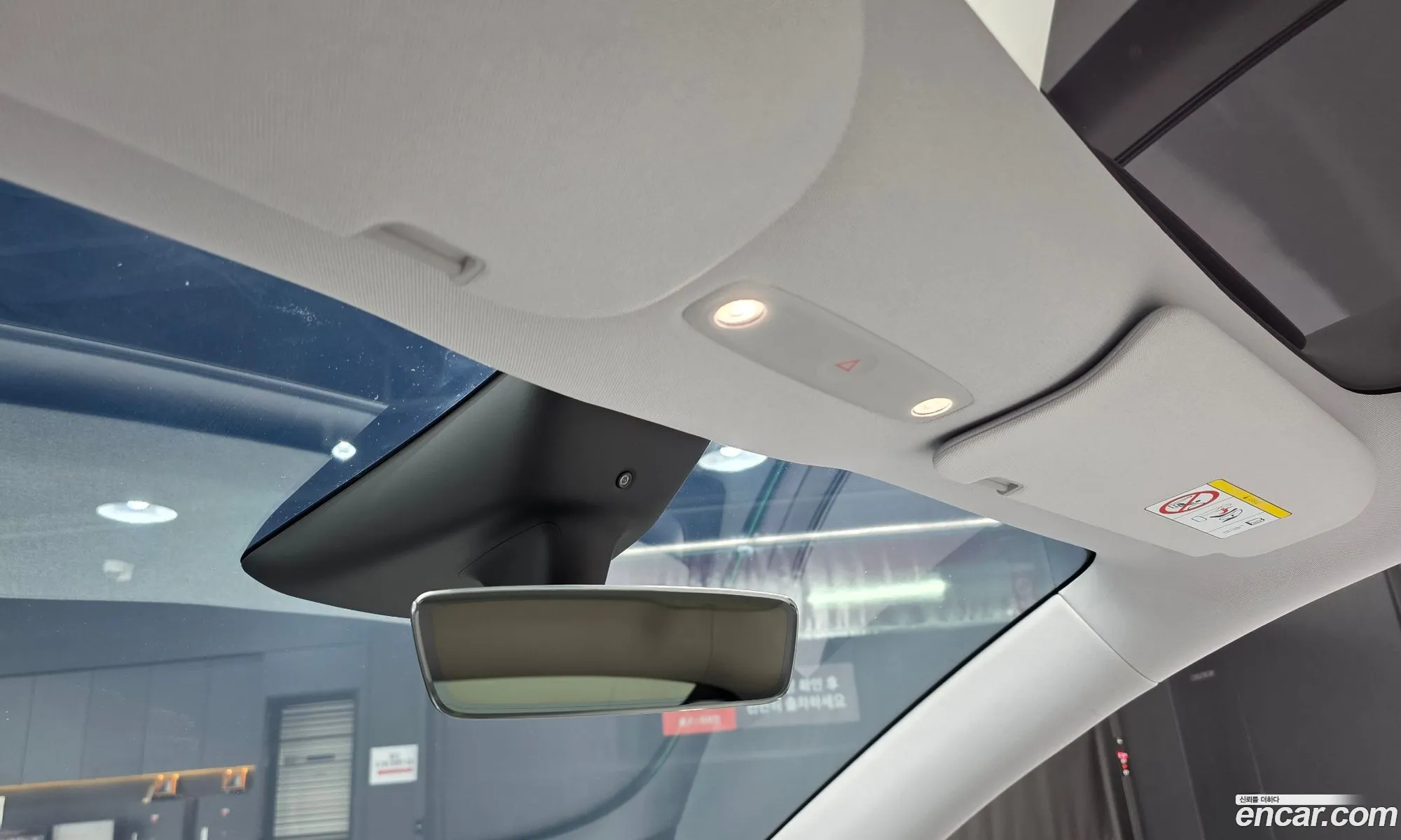 Tesla Model Y 2025 LRWYGCFJ0SC987715 — 31