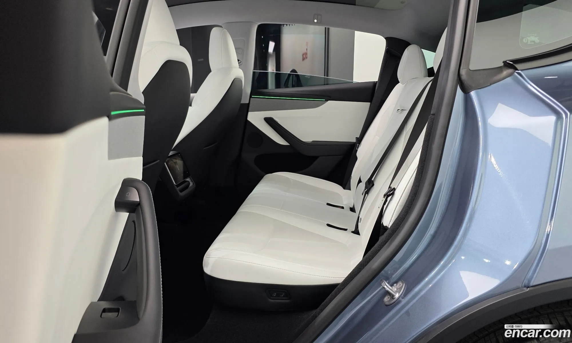 Tesla Model Y 2025 LRWYGCFJ0SC987715 — 12