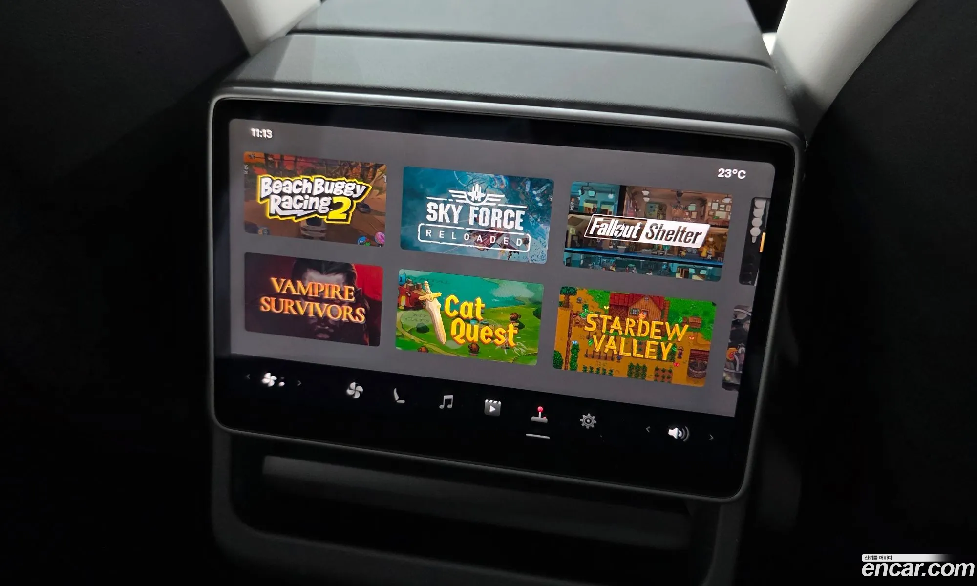 Tesla Model Y 2025 LRWYGCFJ0SC987715 — 27