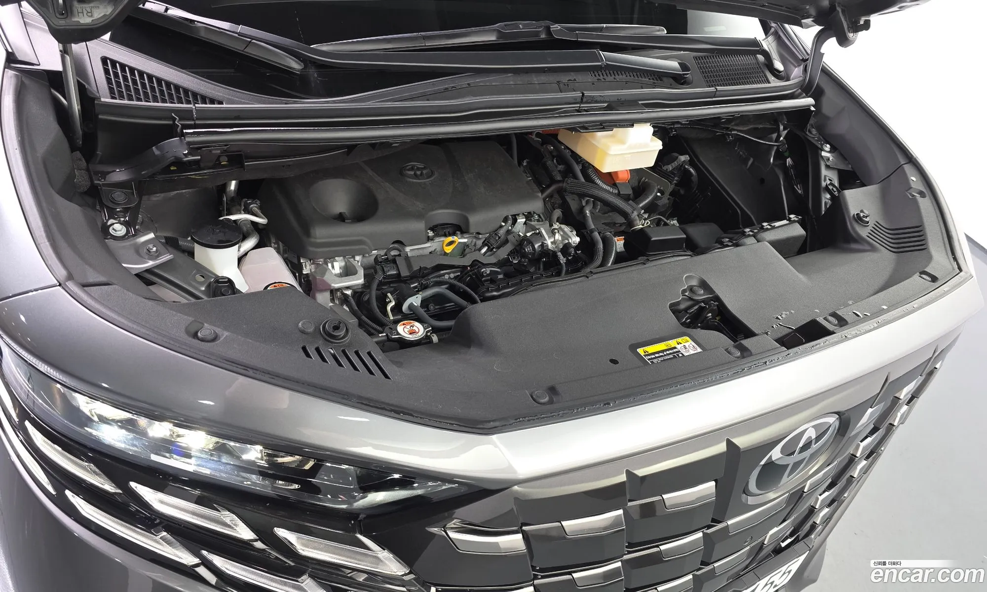 Toyota Alphard 2025 — 18