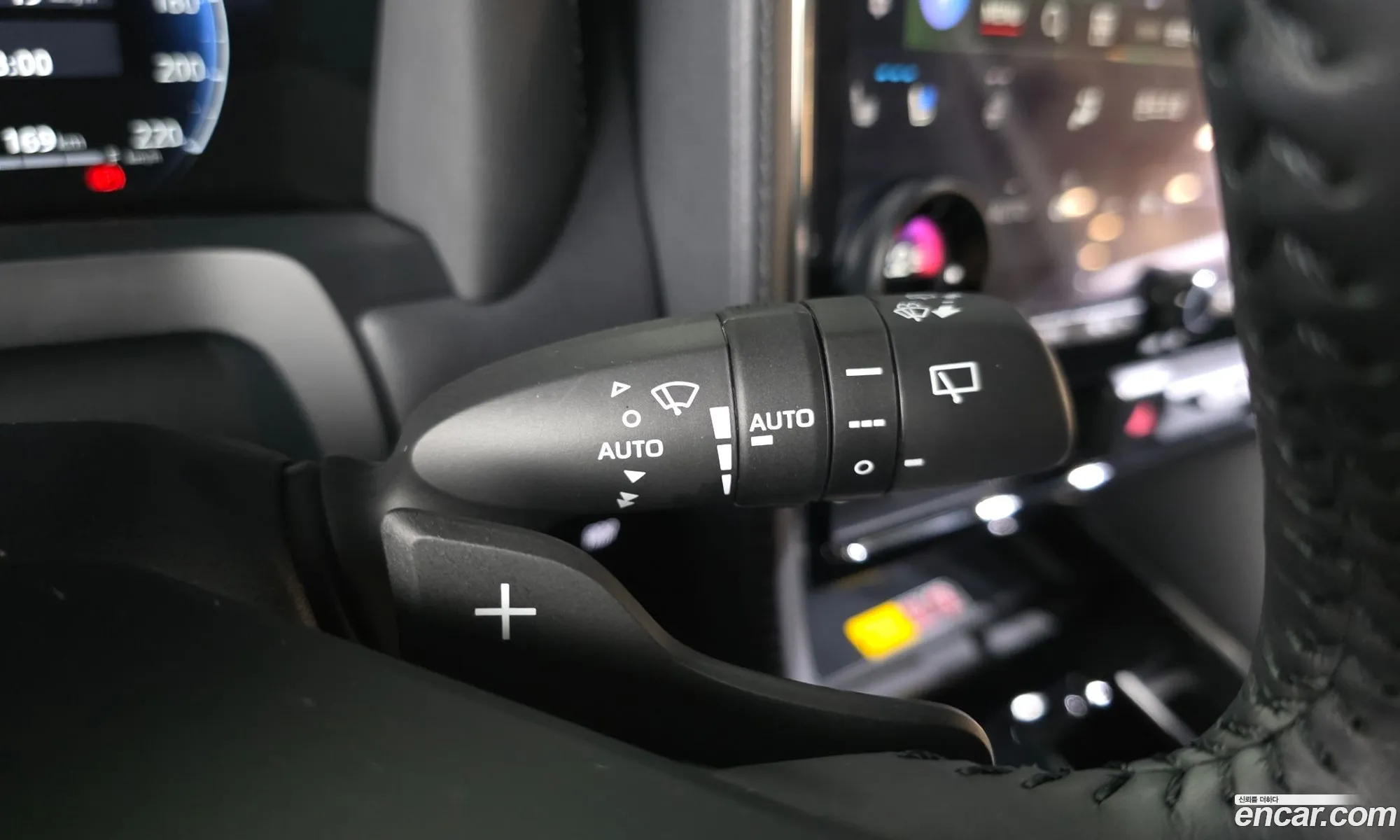 Toyota Alphard 2025 — 24
