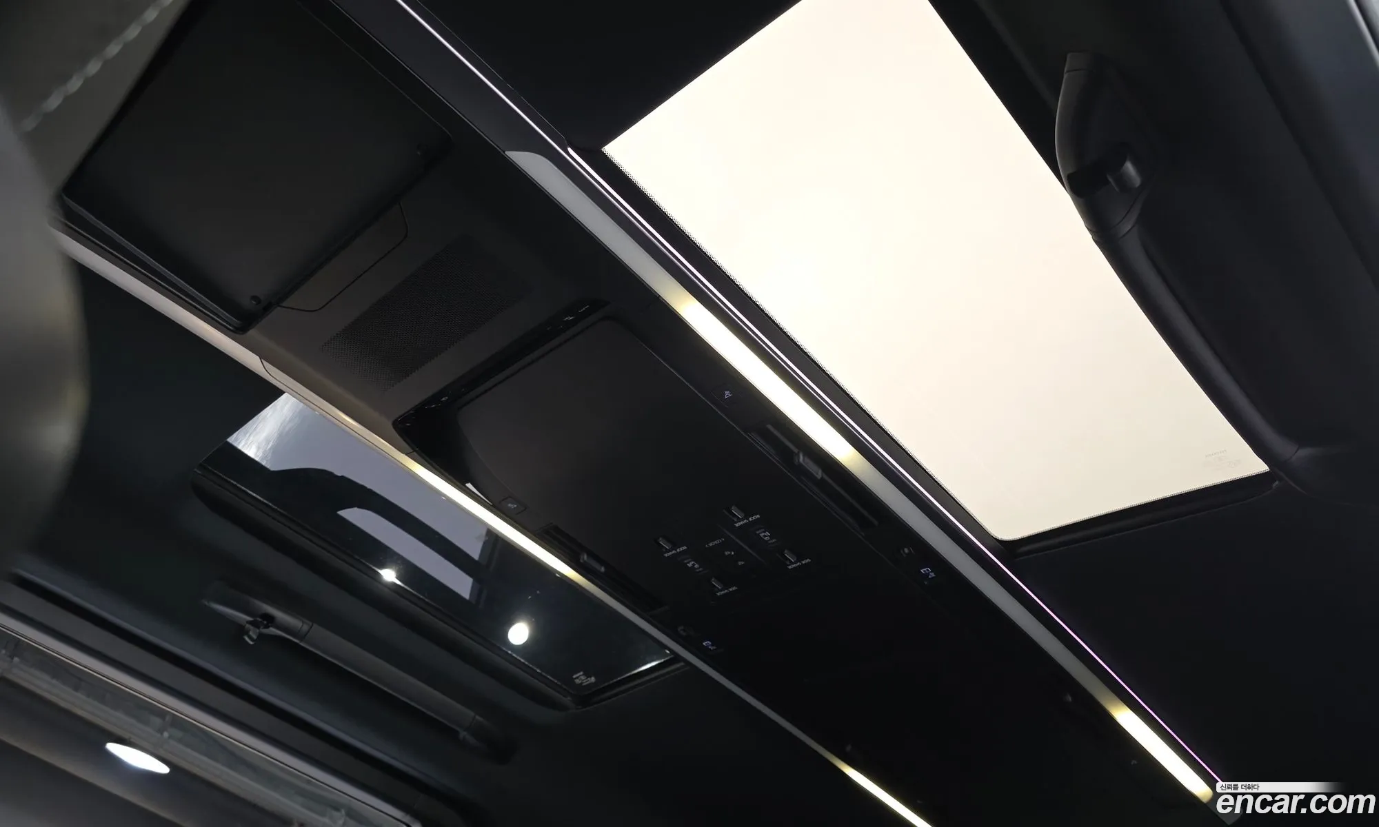 Toyota Alphard 2025 — 25