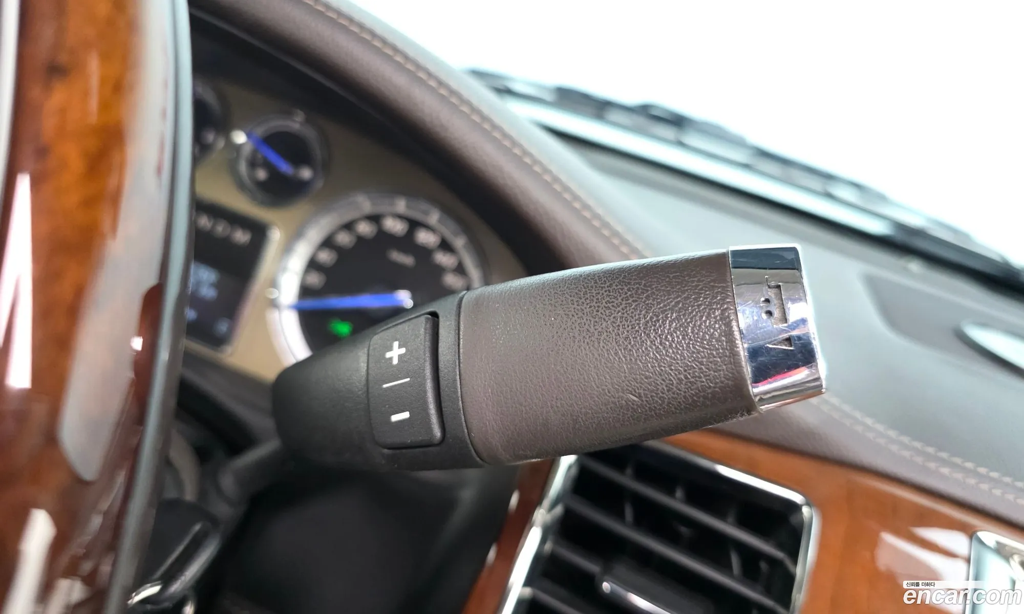 Cadillac Escalade 2011 — 2