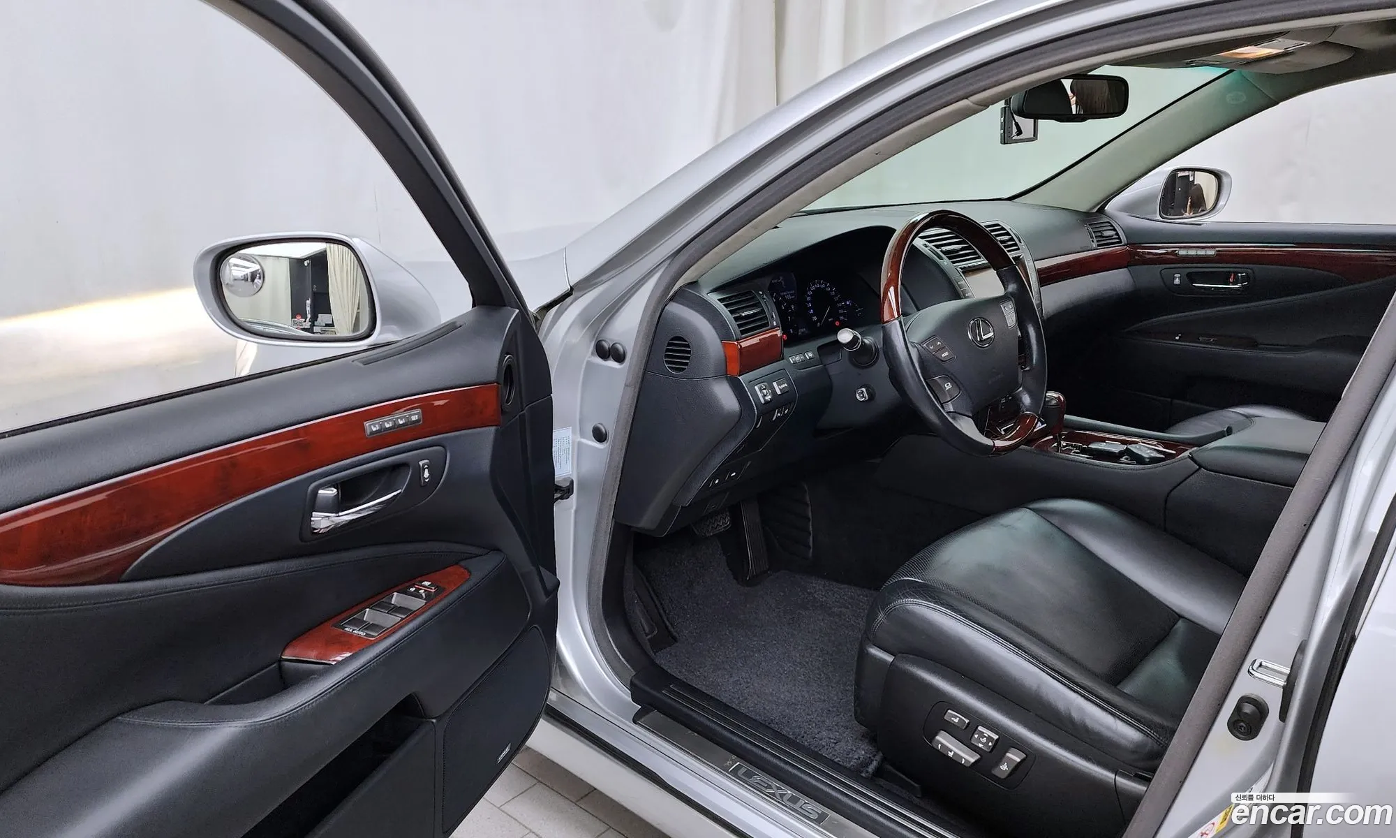 Lexus LS460 2008 — 9