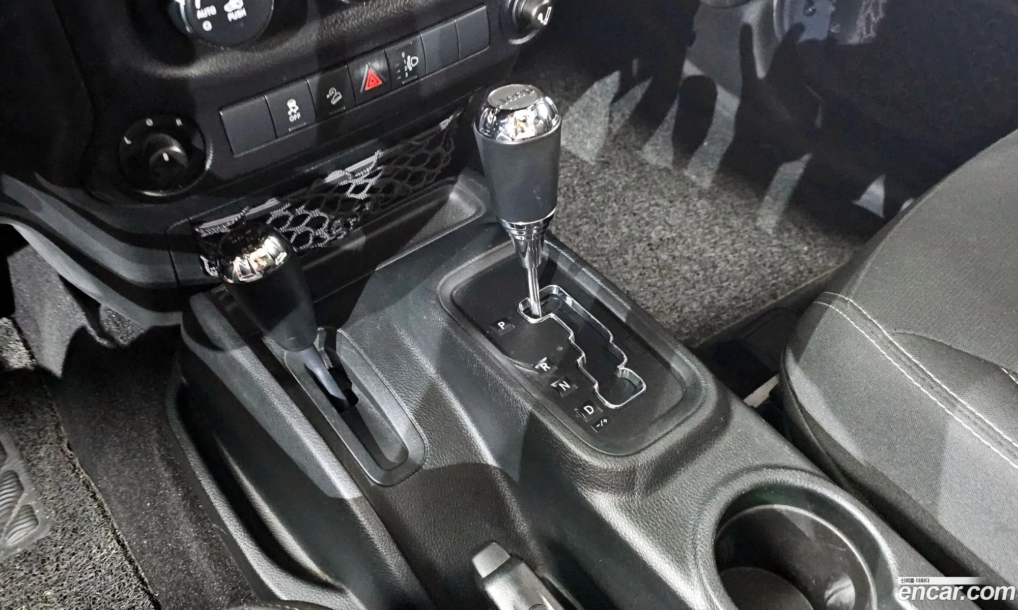 Jeep Wrangler 2017 1C4HJWCG6HL739573 — 2