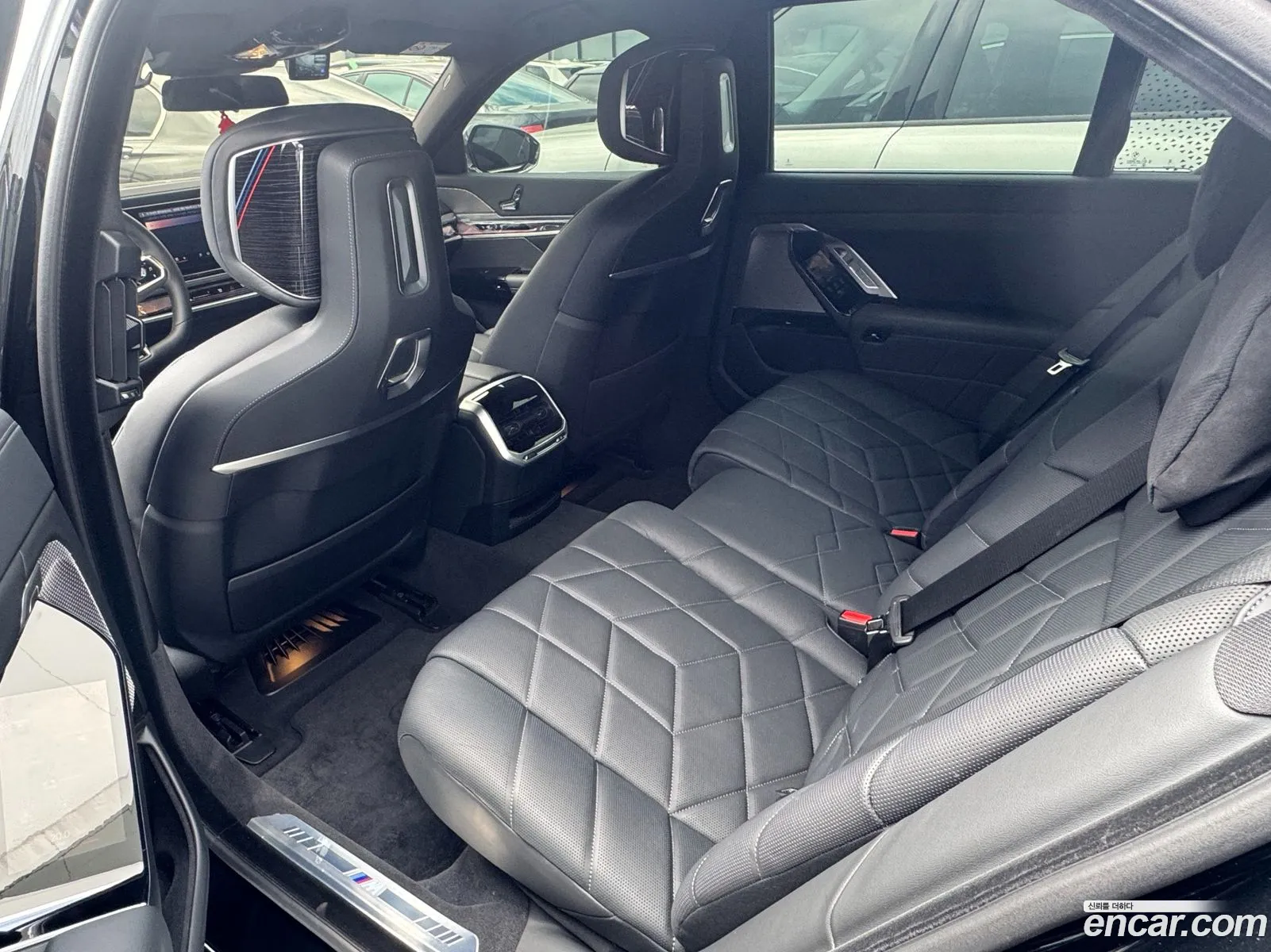 BMW 7 Series 2024 — 7