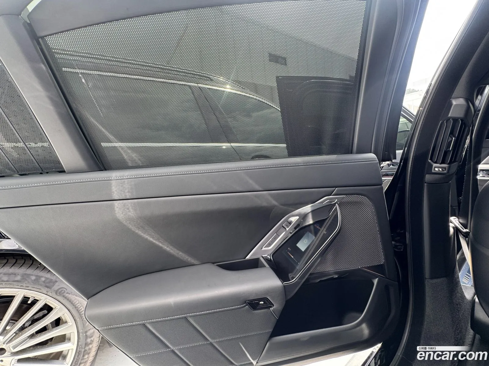BMW 7 Series 2024 — 10