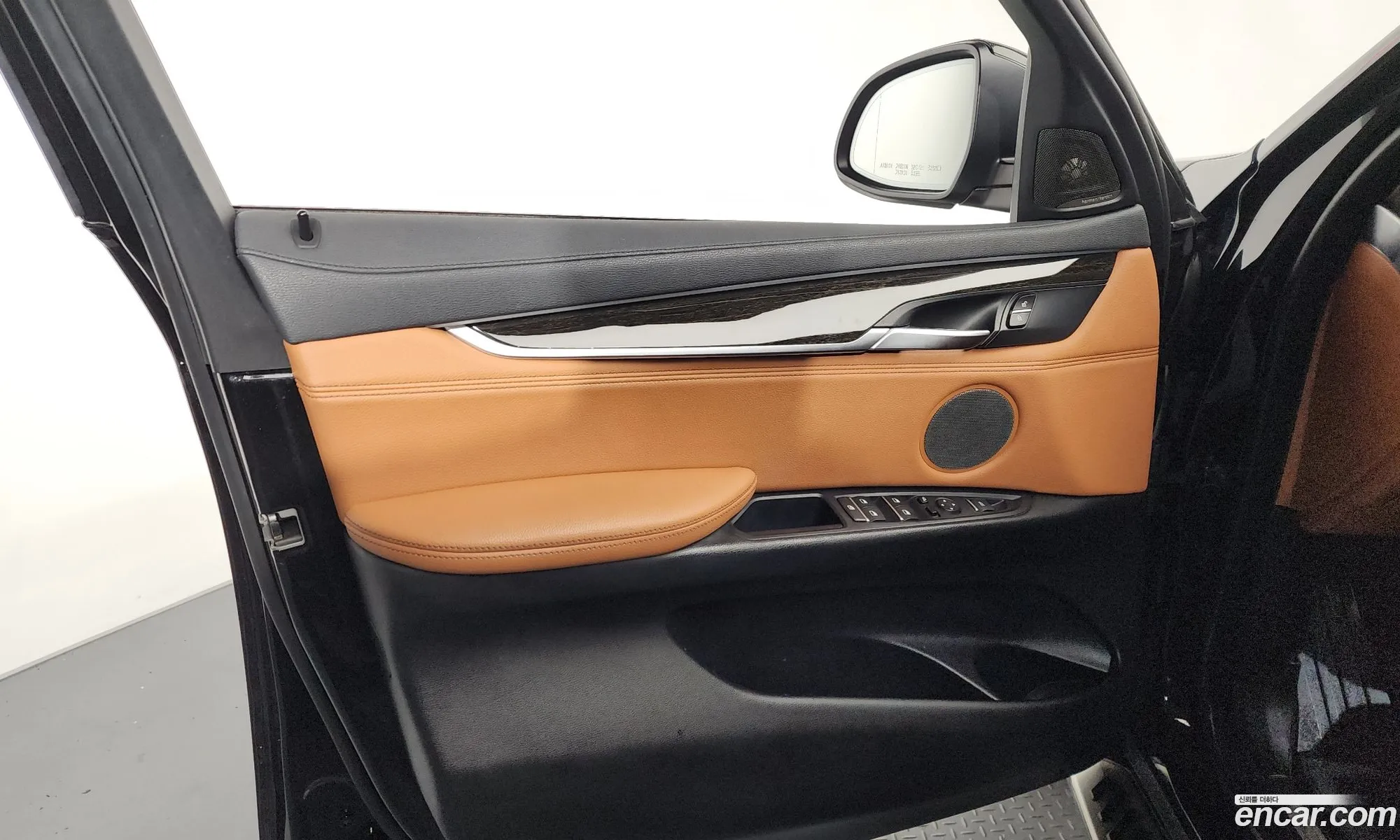 BMW X6 2018 WBAKV2100J0Y41240 — 31