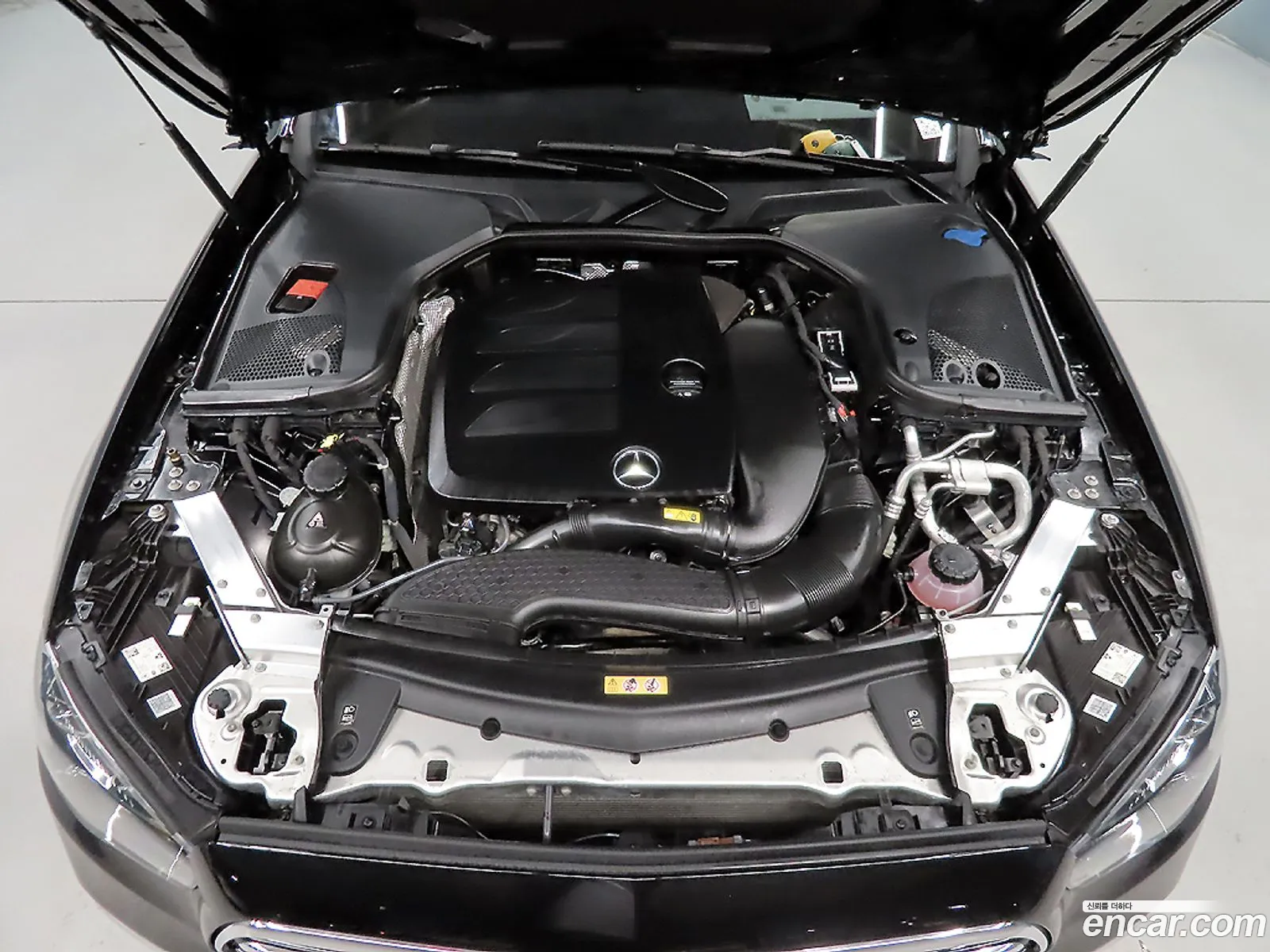 Mercedes-Benz E-Class W213 2023 — 18