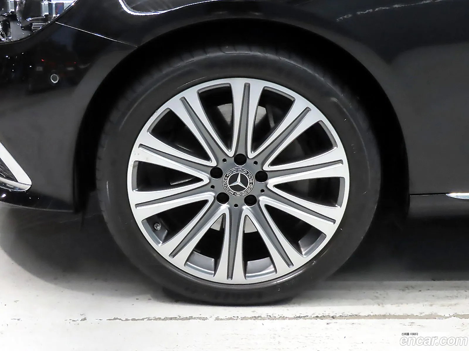 Mercedes-Benz E-Class W213 2023 — 13
