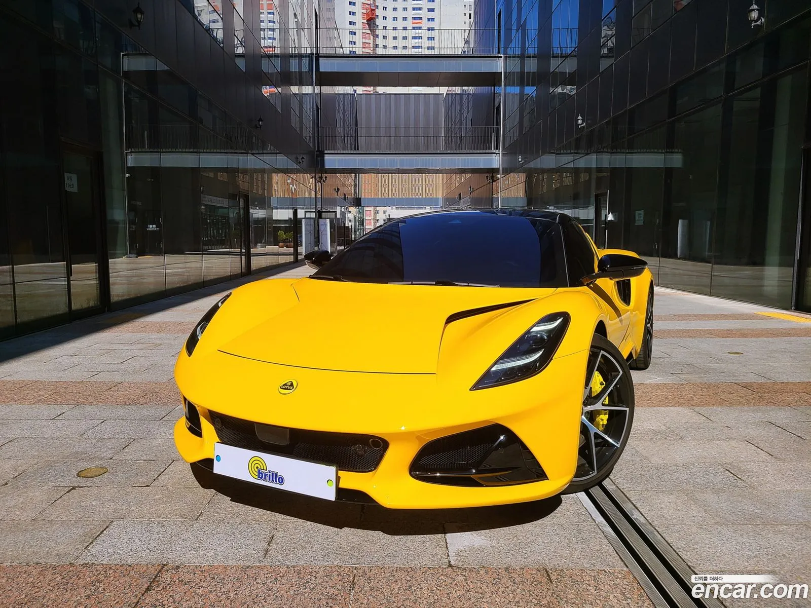 Lotus Emira 2024 — 19