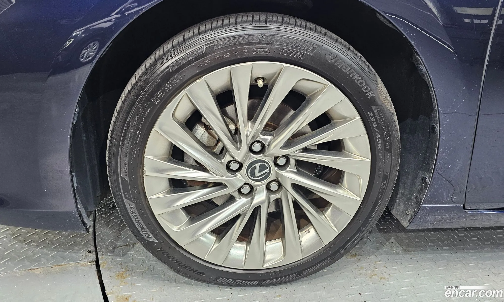 Lexus ES300h 7th Gen 2020 — 12