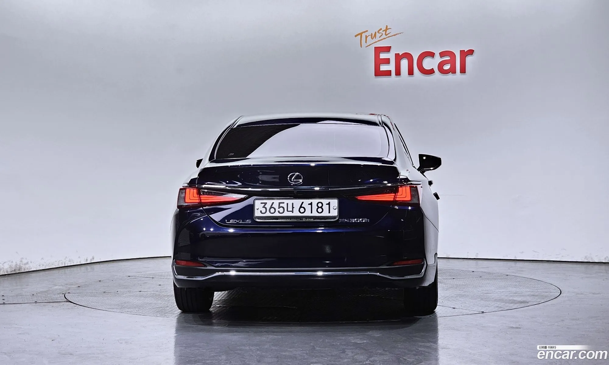 Lexus ES300h 7th Gen 2020 — 7