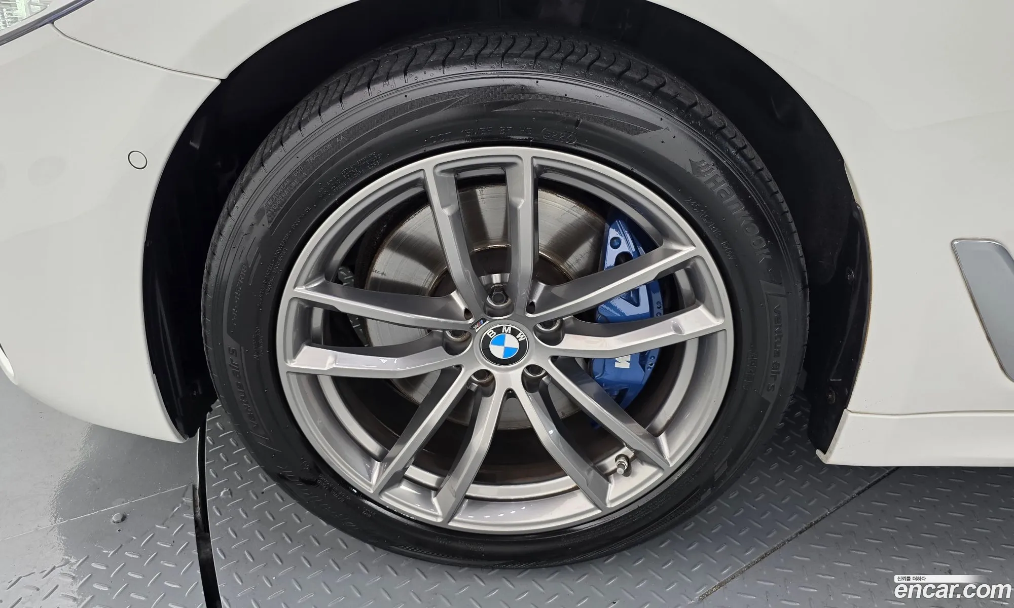 BMW 5 Series 2018 WBAJD9101JB277089 — 20
