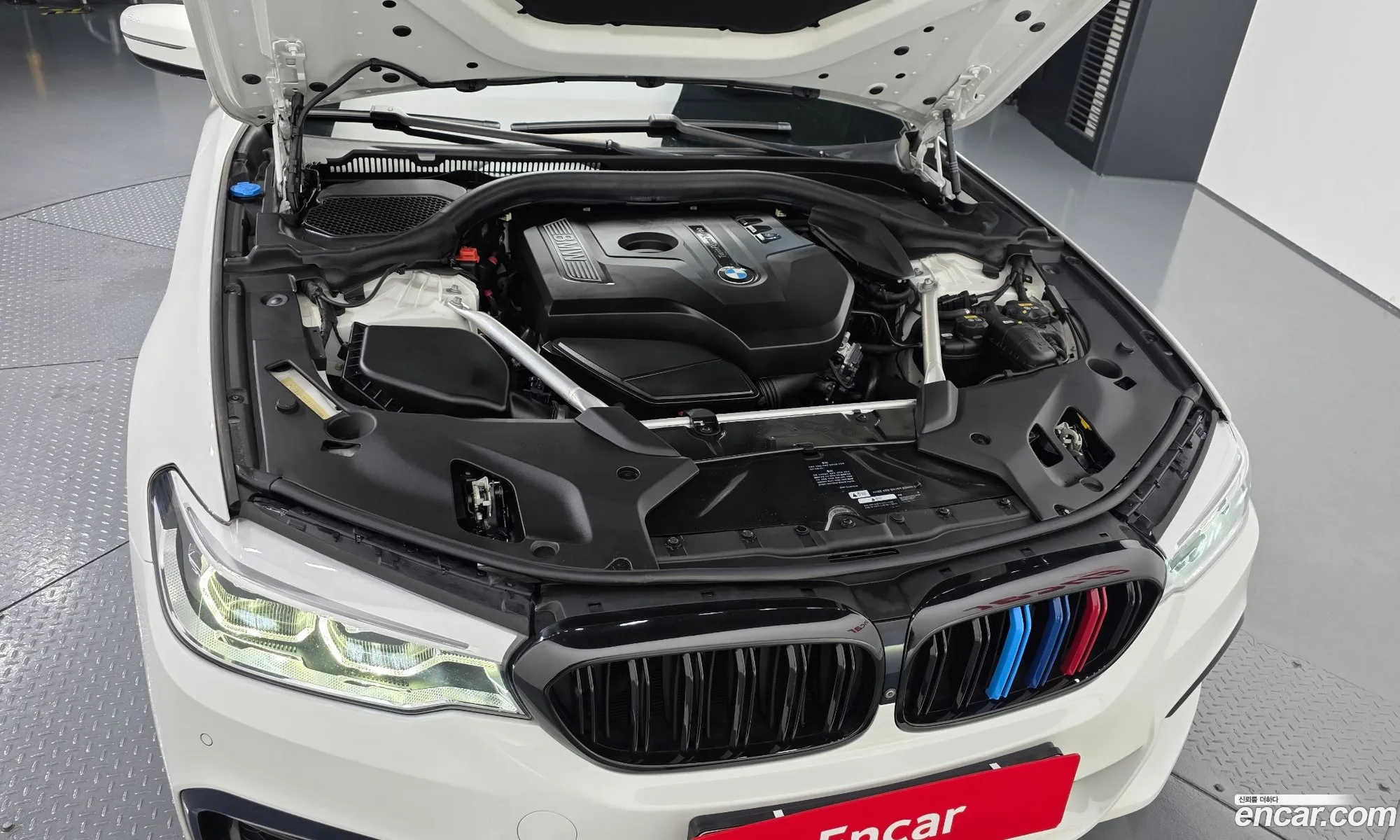 BMW 5 Series 2018 WBAJD9101JB277089 — 25