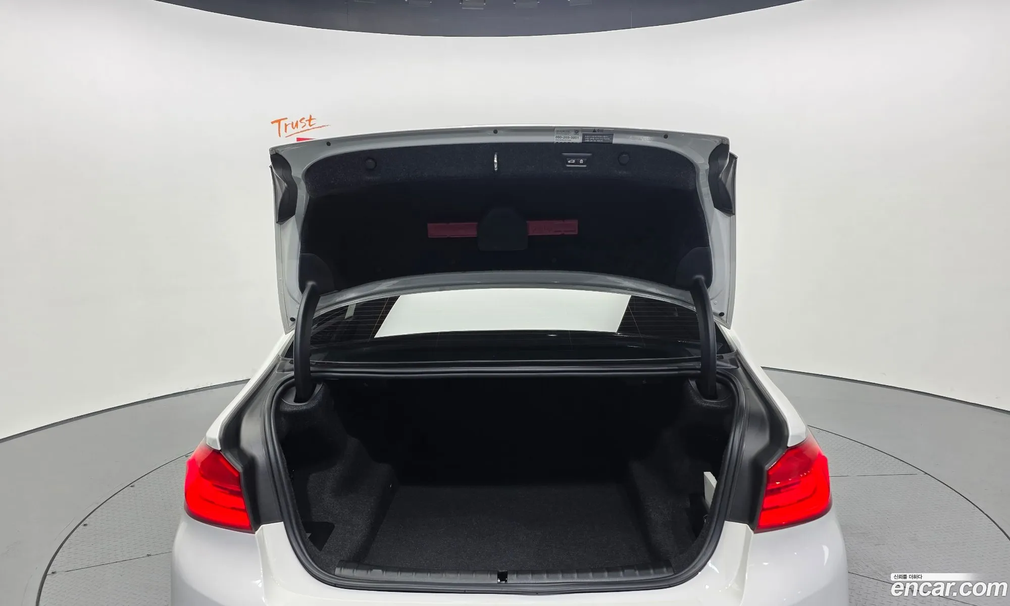 BMW 5 Series 2018 WBAJD9101JB277089 — 29
