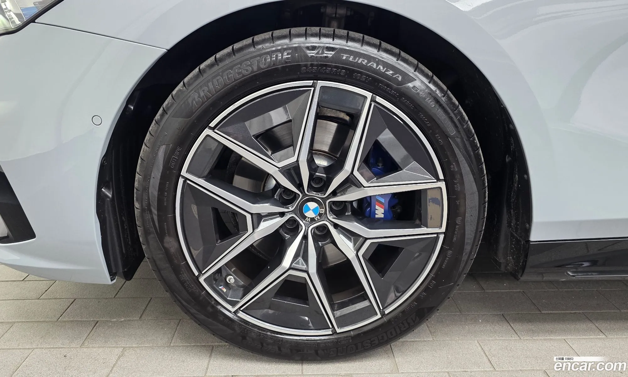 BMW 5 Series 2024 WBA21FJ02RCS43048 — 32