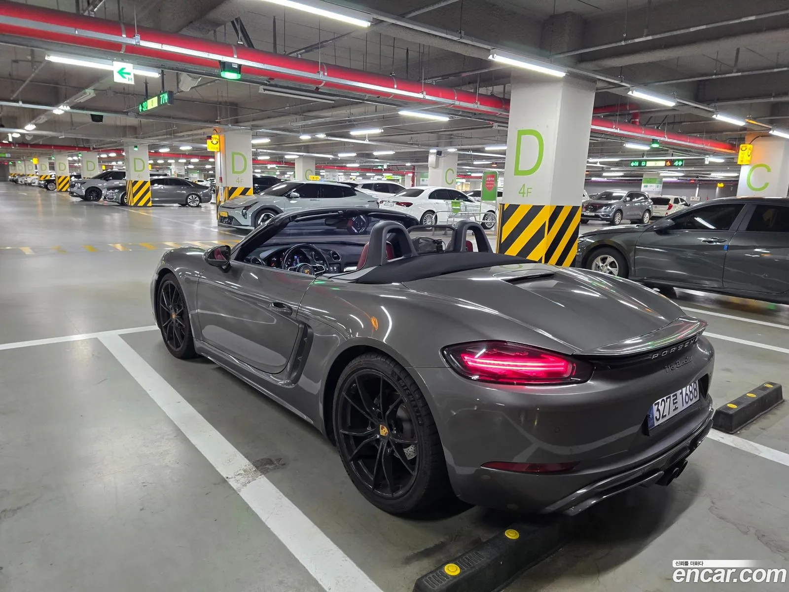 Porsche 718 Boxster 2018 — 12