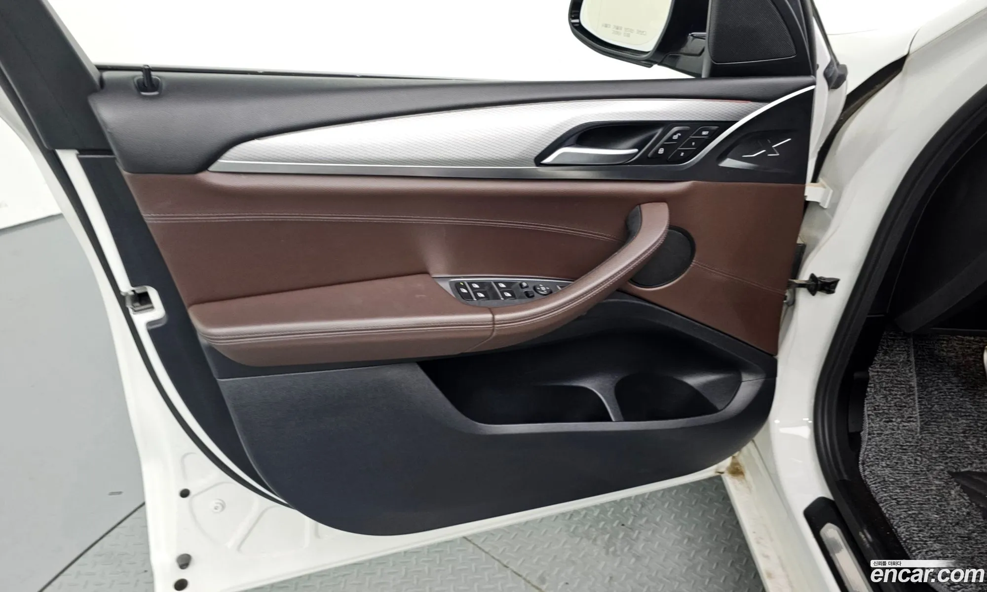 BMW X3 2018 WBATX3108JLB94740 — 32