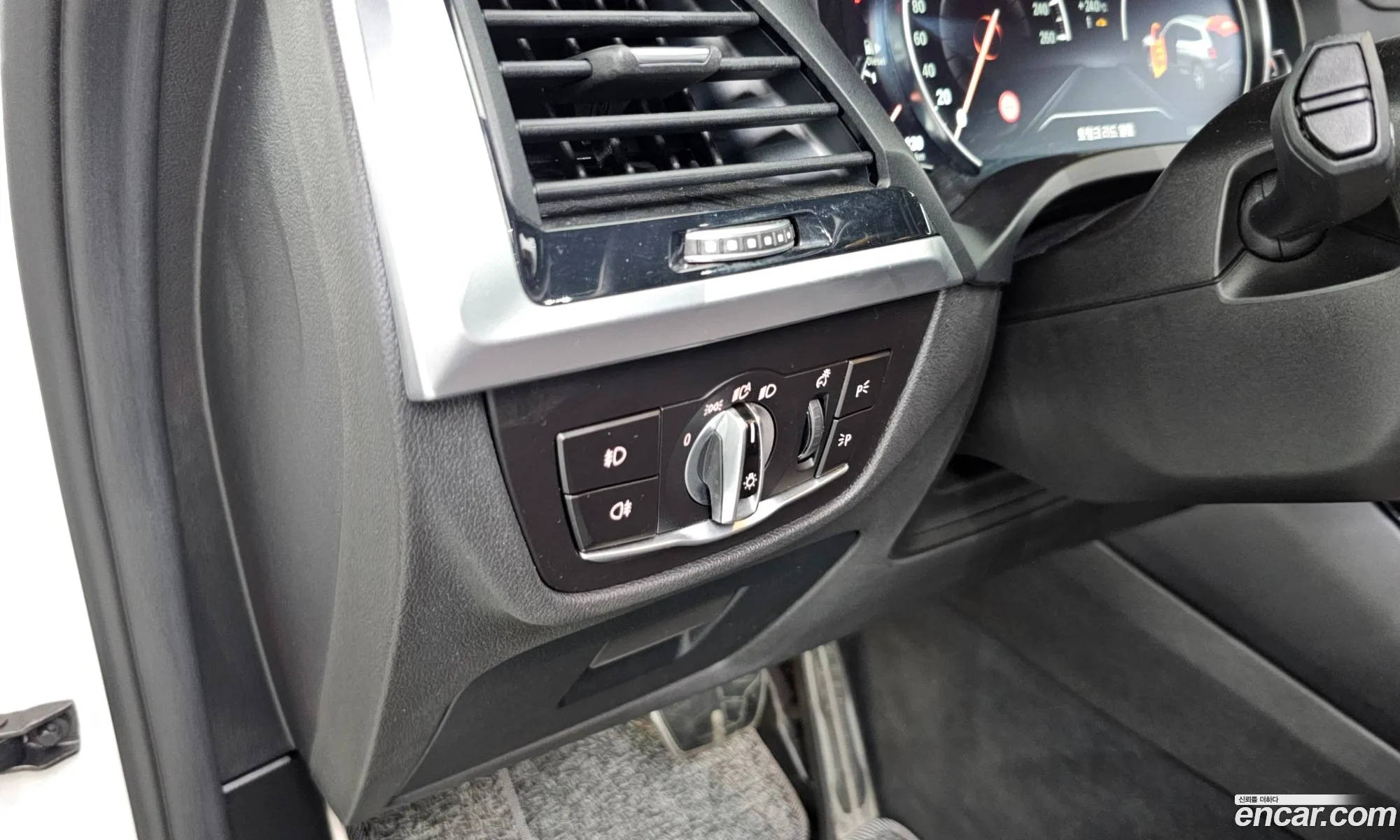 BMW X3 2018 WBATX3108JLB94740 — 30