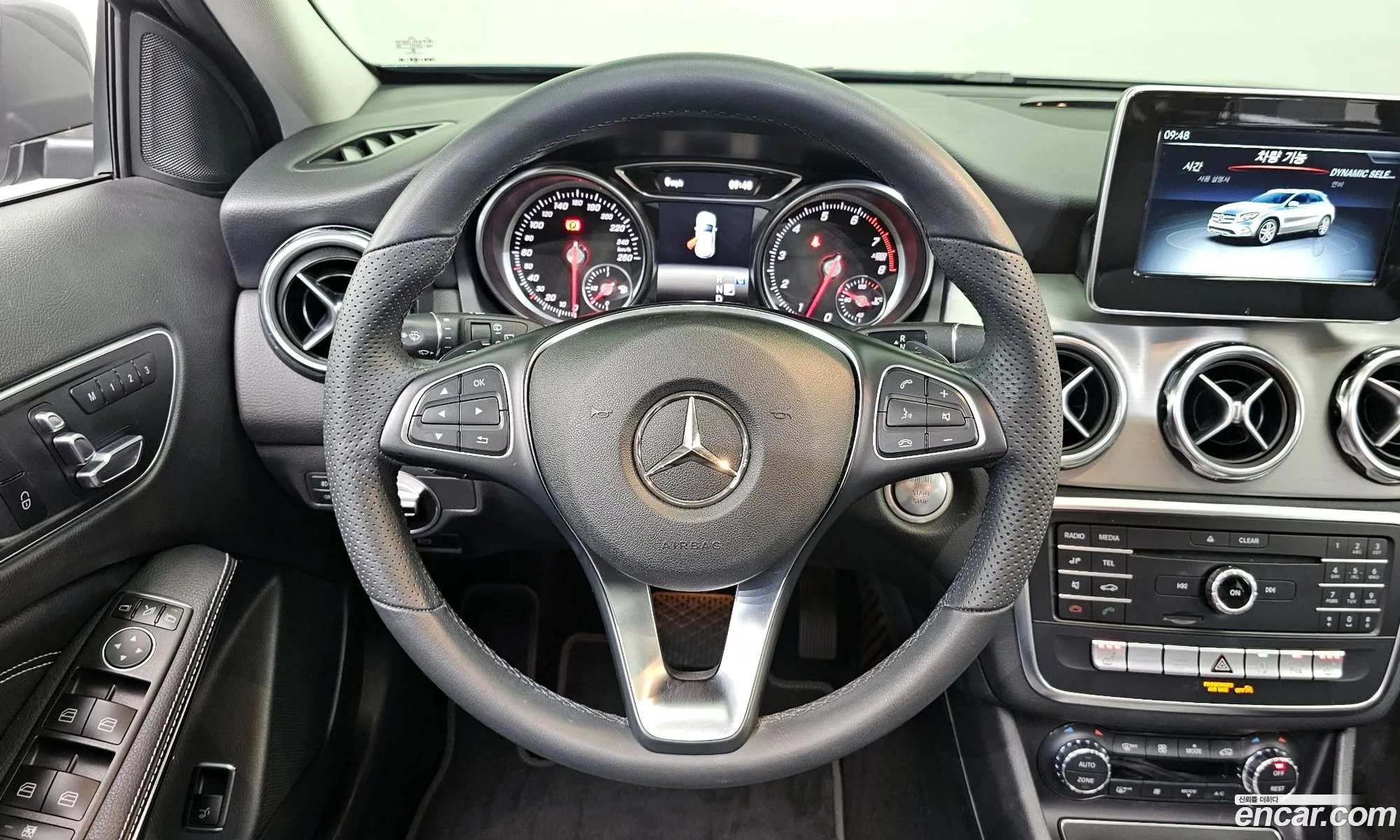 Mercedes-Benz GLA-Class X156 2019 WDCTG4FB6KJ648975 — 11