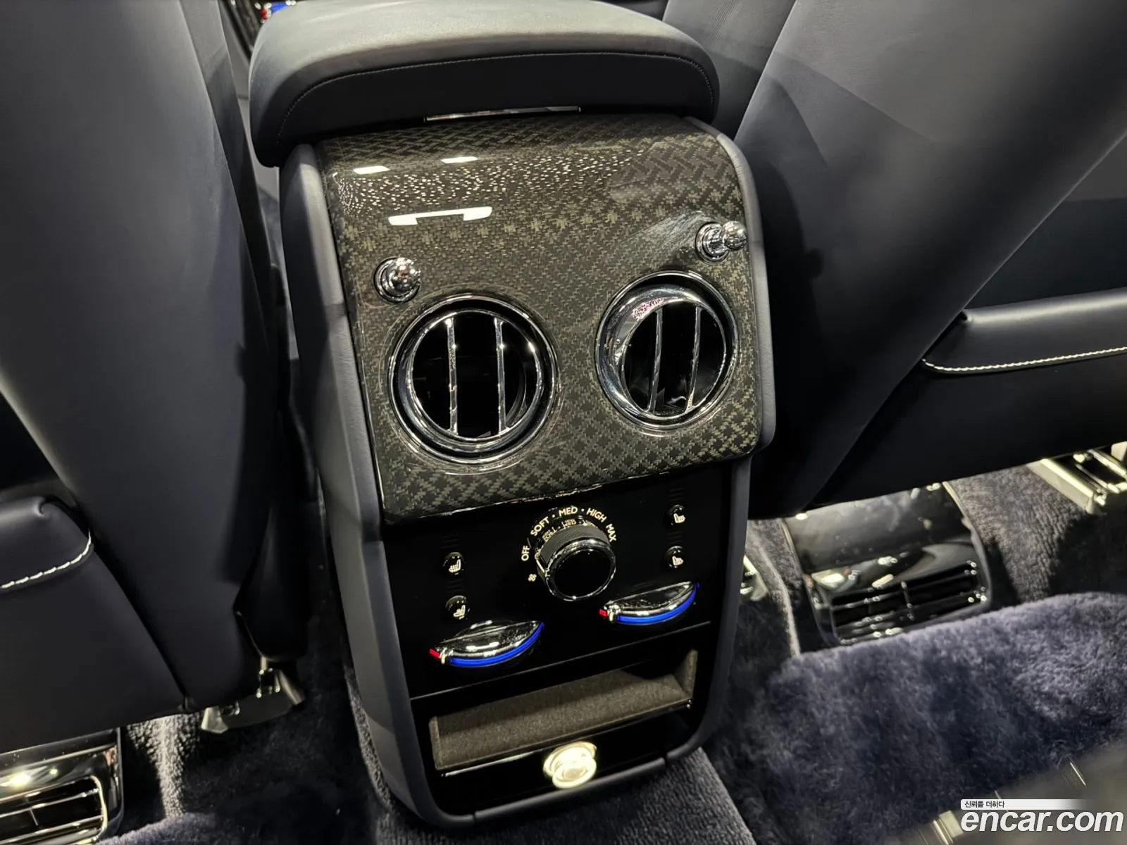 Rolls-Royce Cullinan 2025 — 10