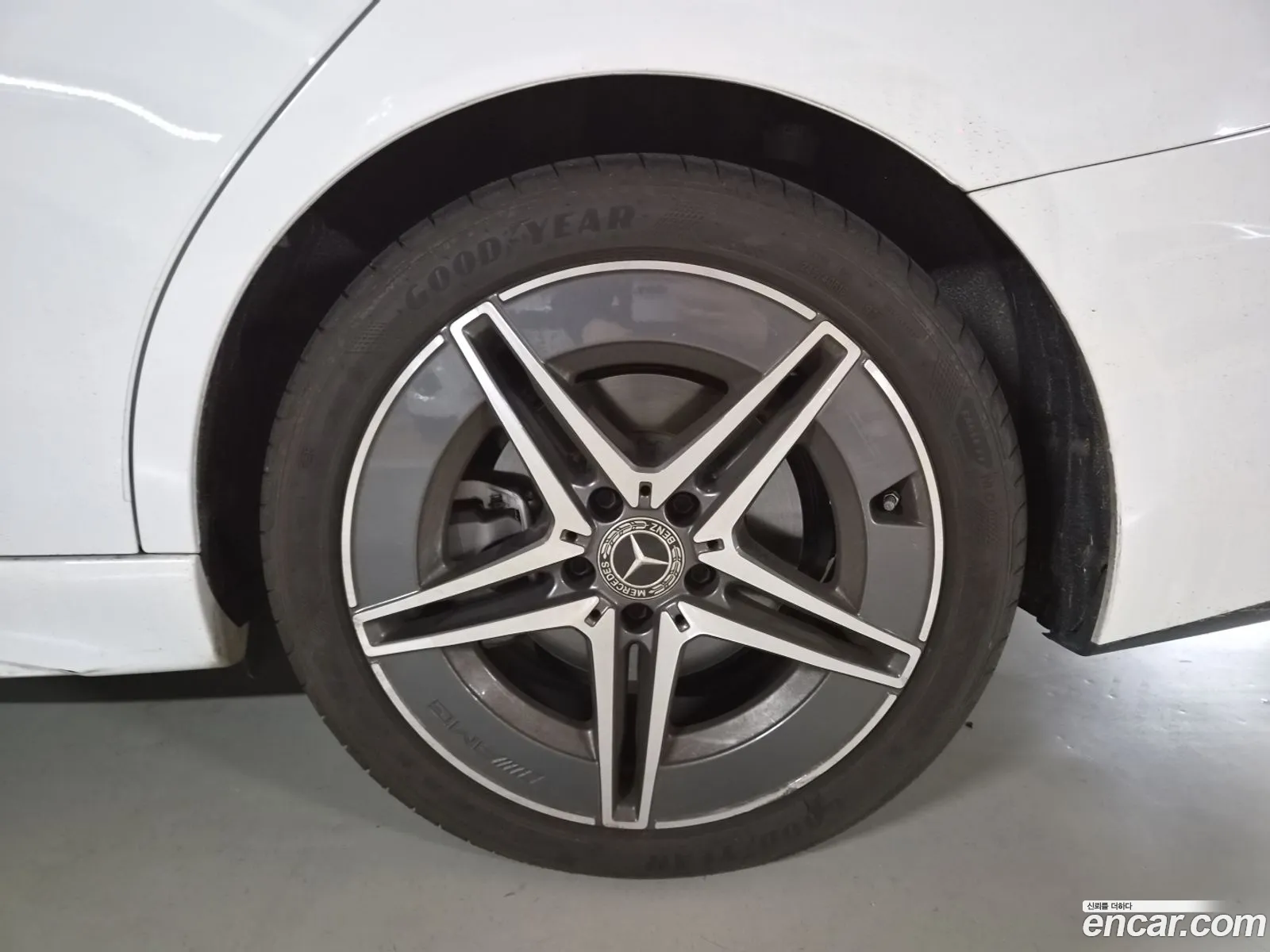 Mercedes-Benz C-Class W206 2025 — 3