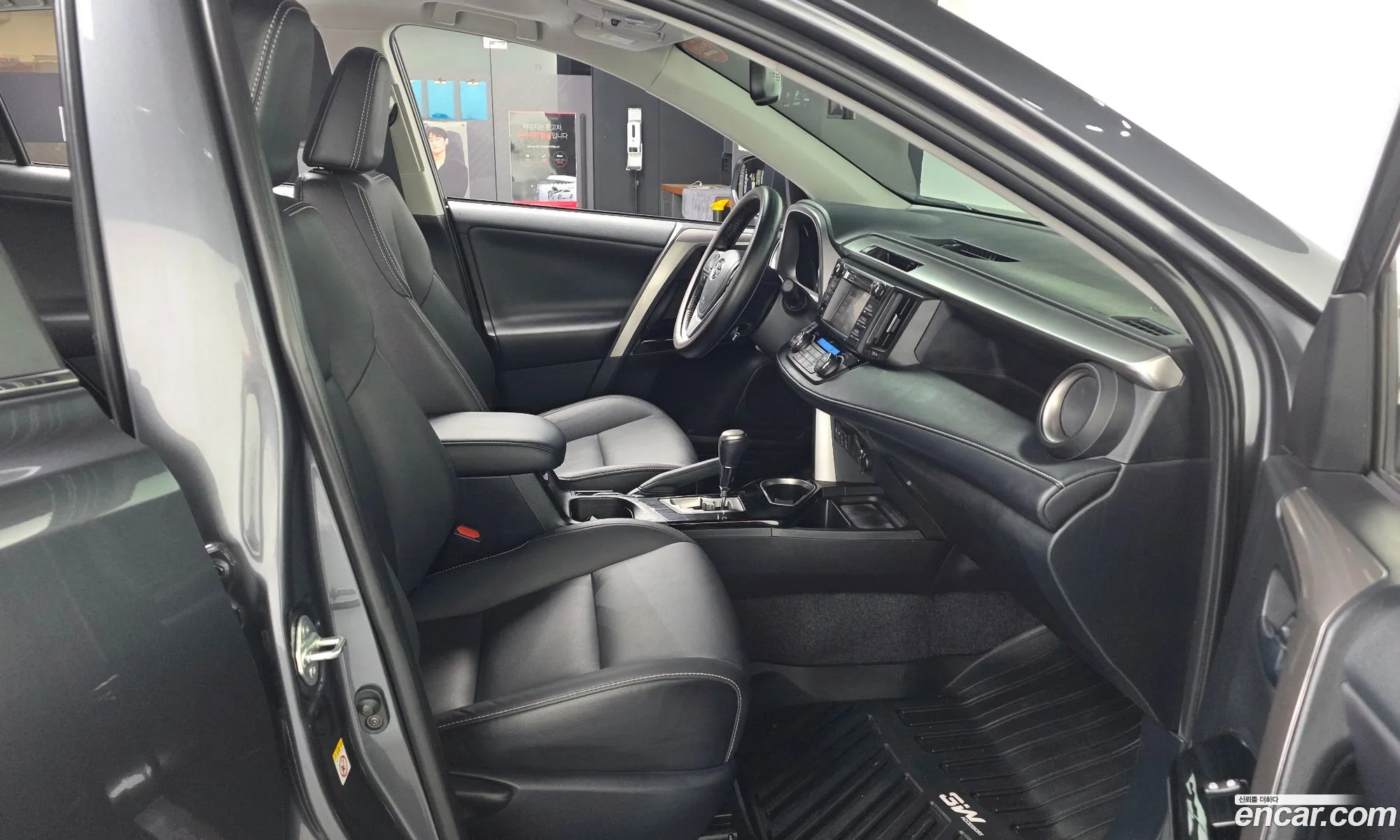 Toyota RAV4 2018 — 3