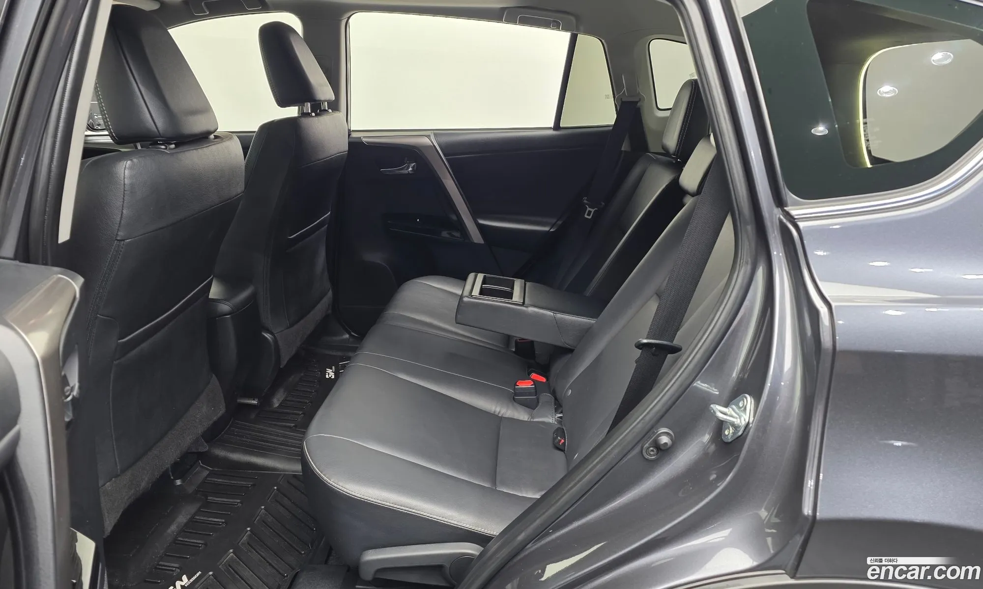 Toyota RAV4 2018 — 16
