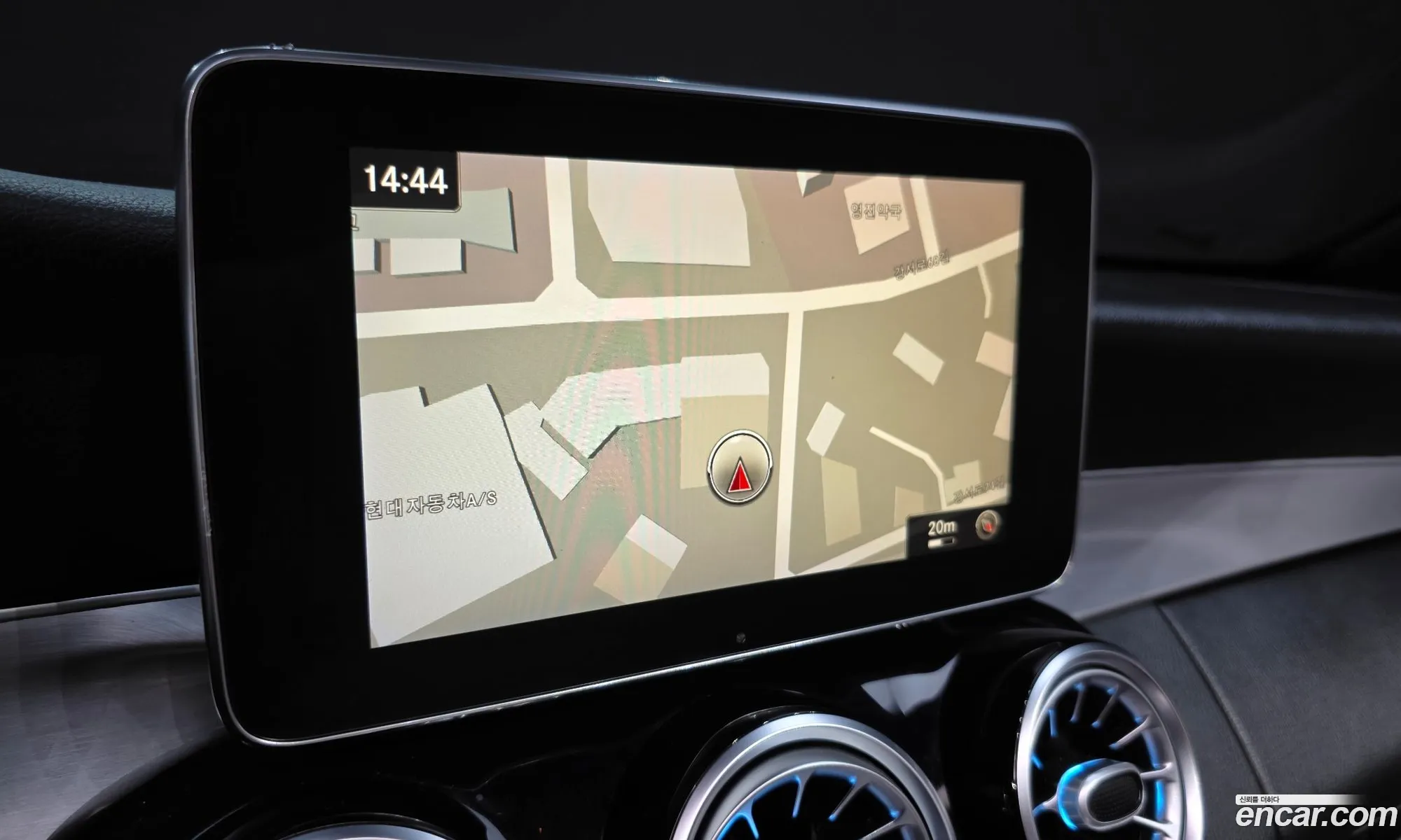 Mercedes-Benz C-Class W205 2018 — 17