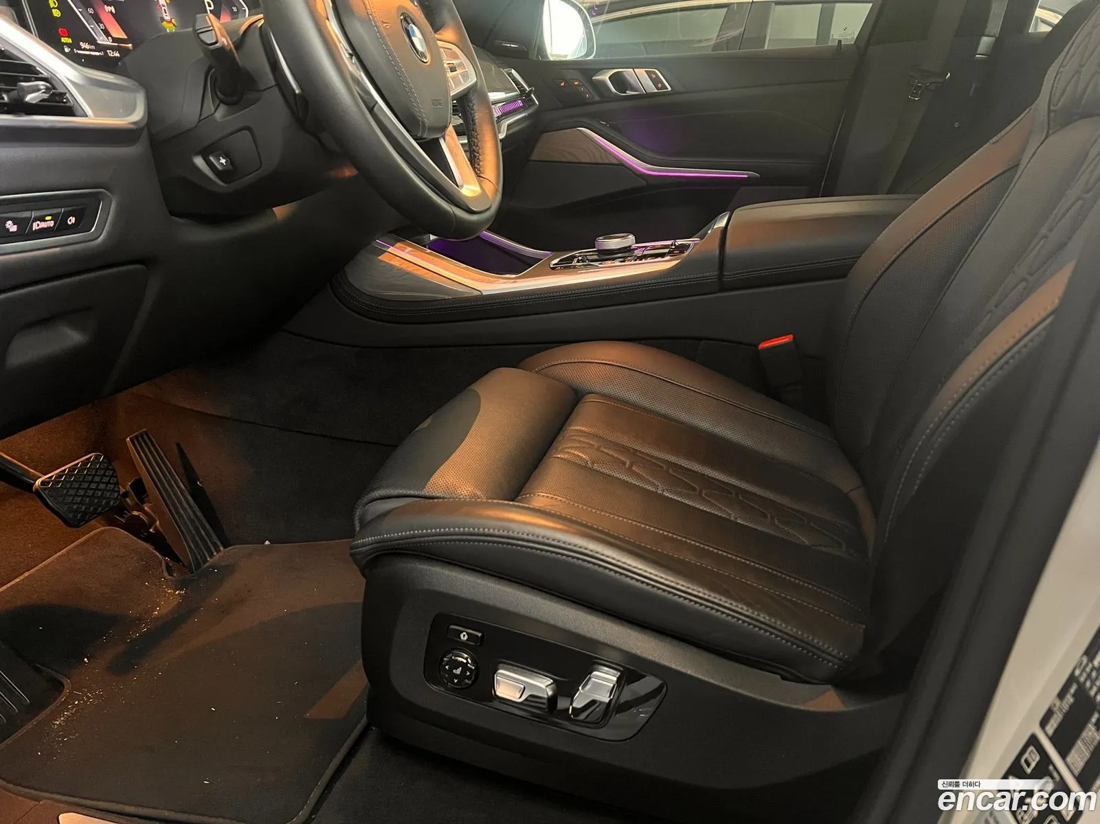 BMW X7 2023 — 7