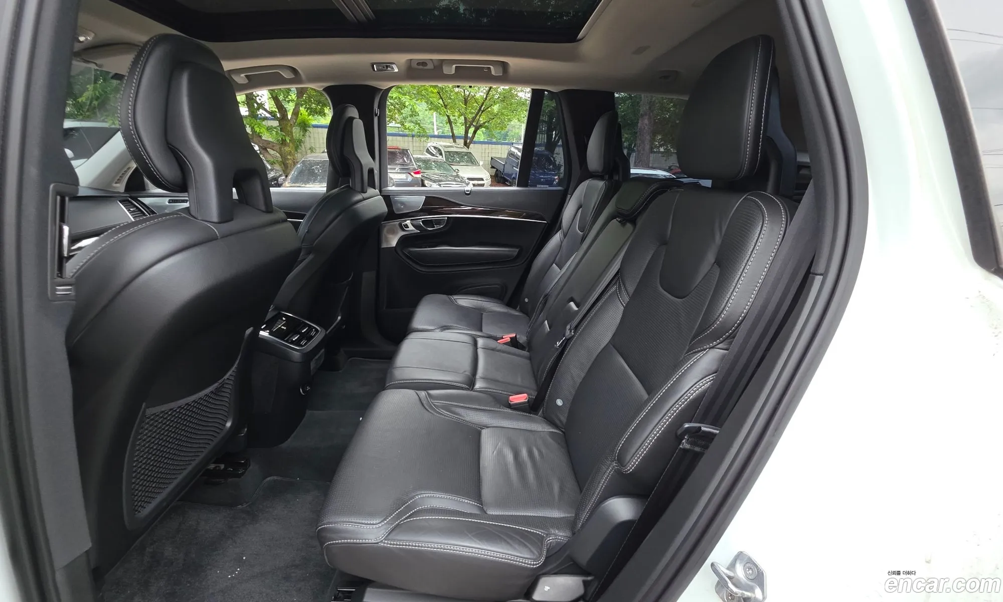 Volvo XC90 2016 YV1LFA22CH1123112 — 30