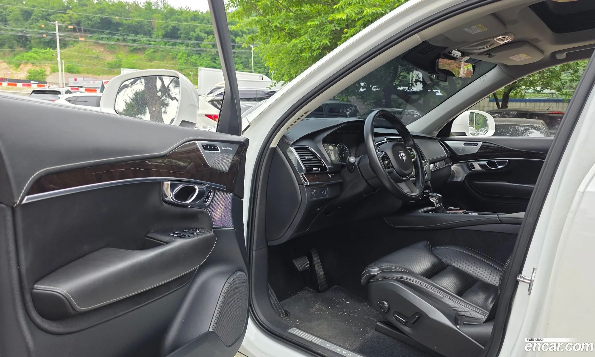 Volvo XC90 2016 YV1LFA22CH1123112 — 9
