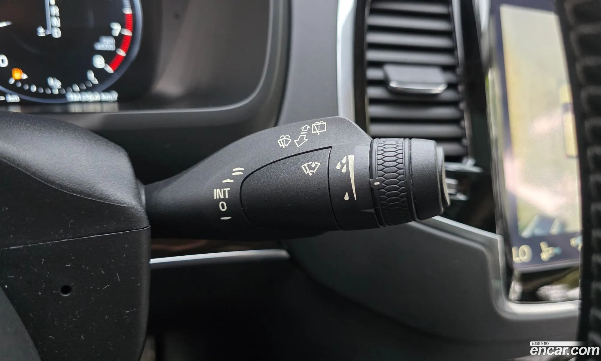 Volvo XC90 2016 YV1LFA22CH1123112 — 22