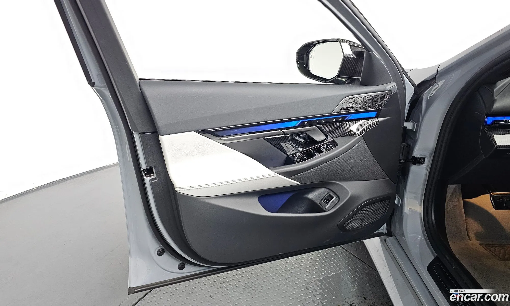 BMW M5 2025 WBS81FK01TCW26975 — 7