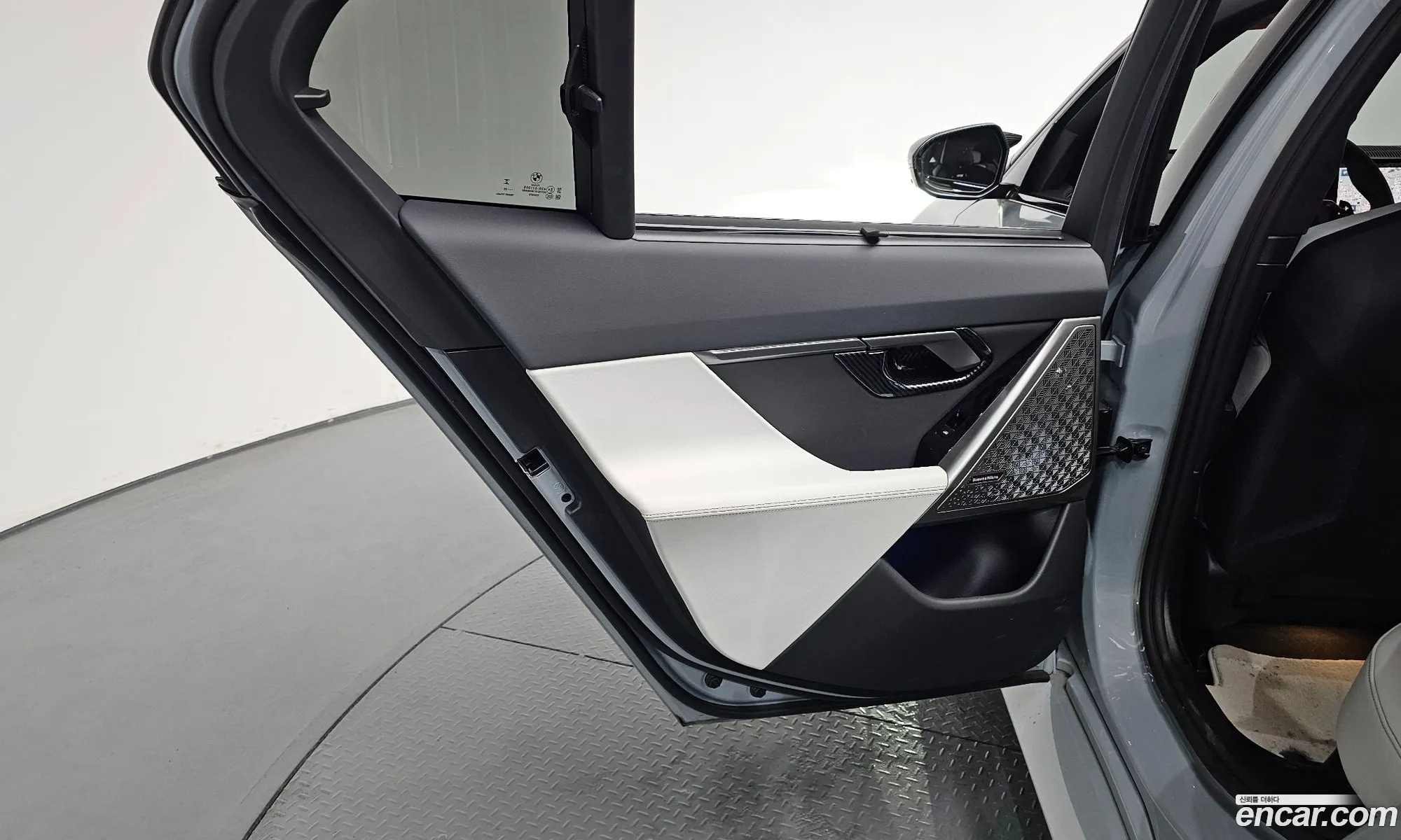 BMW M5 2025 WBS81FK01TCW26975 — 34