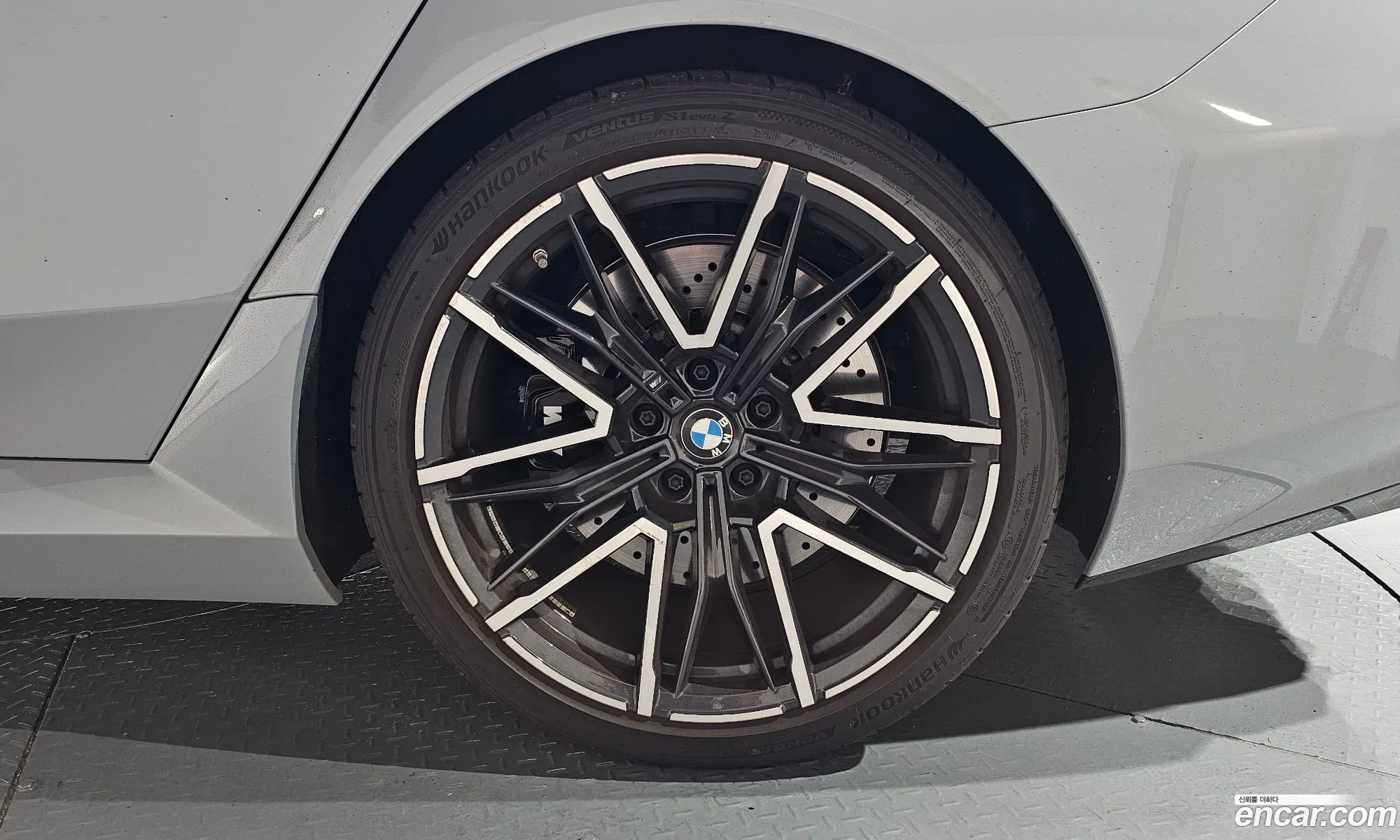 BMW M5 2025 WBS81FK01TCW26975 — 18