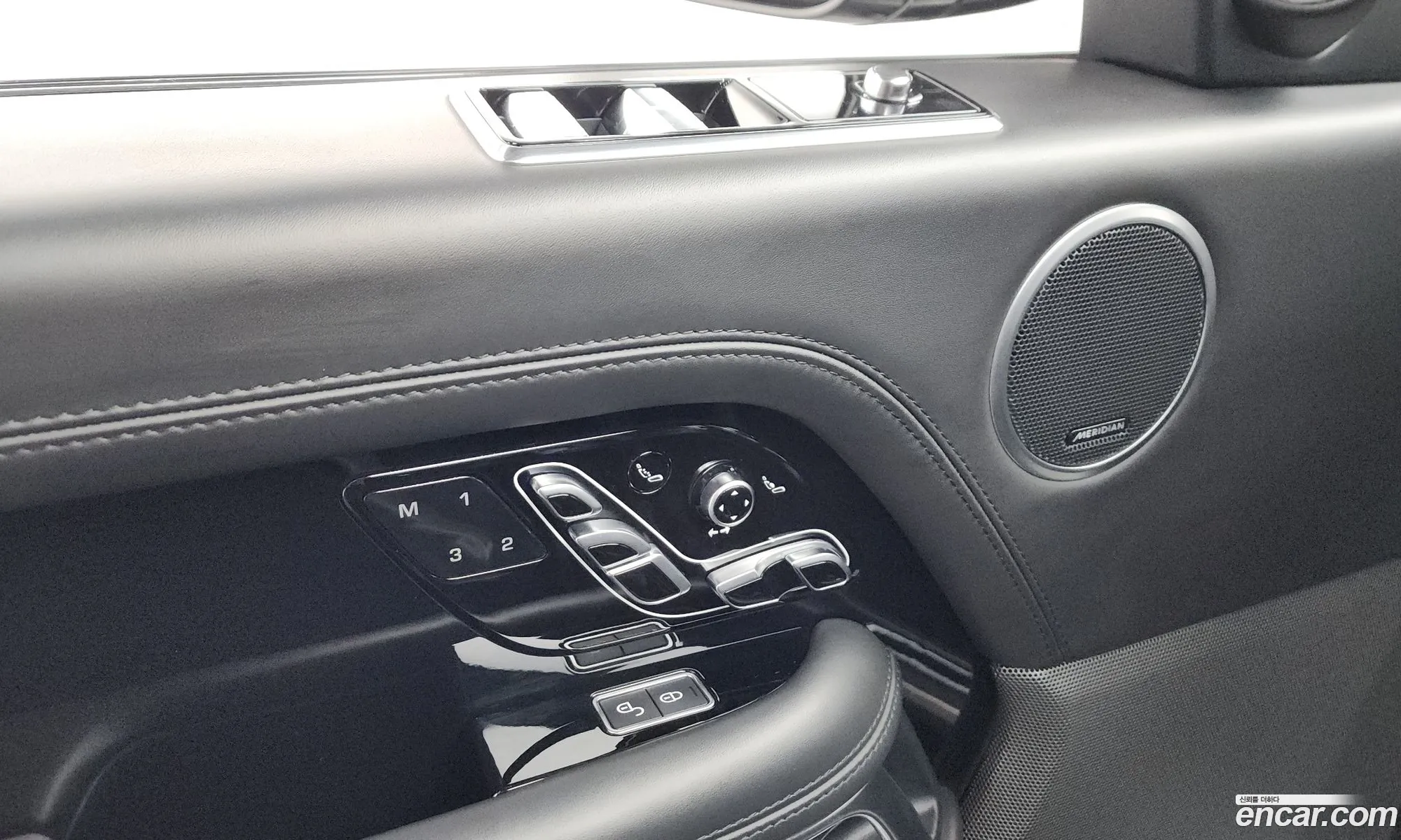 Land Rover Range Rover 2019 SALGA3BE2KA522575 — 8