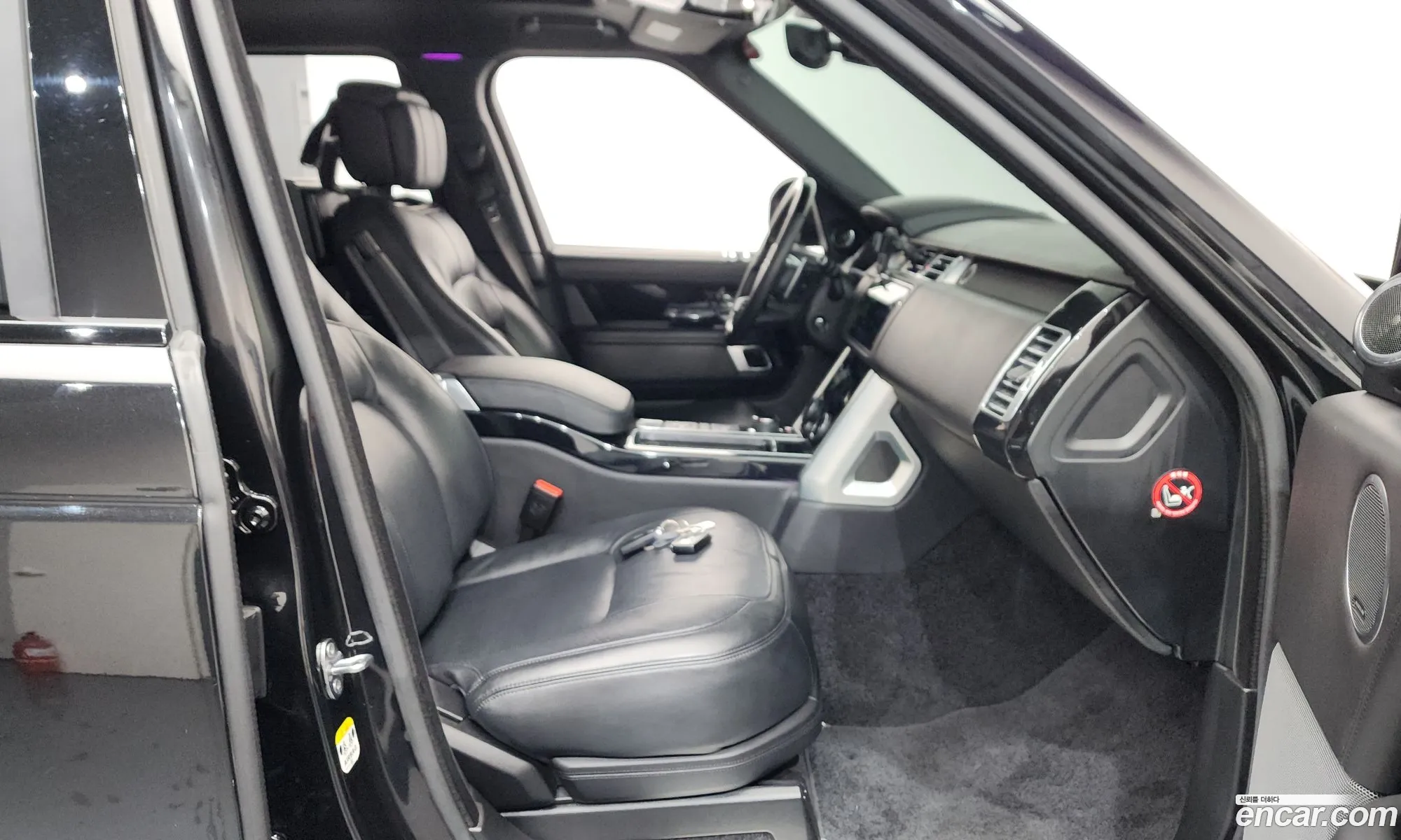 Land Rover Range Rover 2019 SALGA3BE2KA522575 — 18