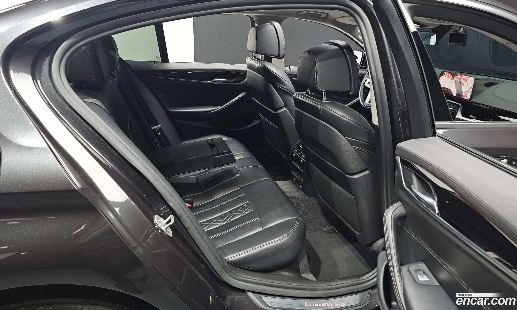 BMW 5 Series 2019 WBAJF5106KWW43870 — 27