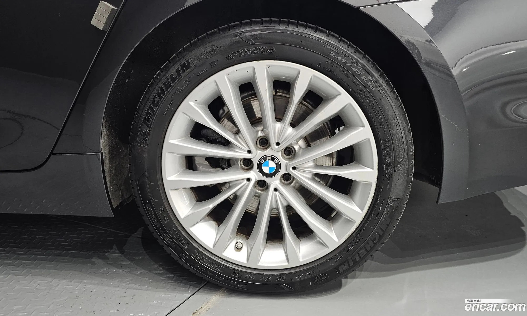 BMW 5 Series 2019 WBAJF5106KWW43870 — 16